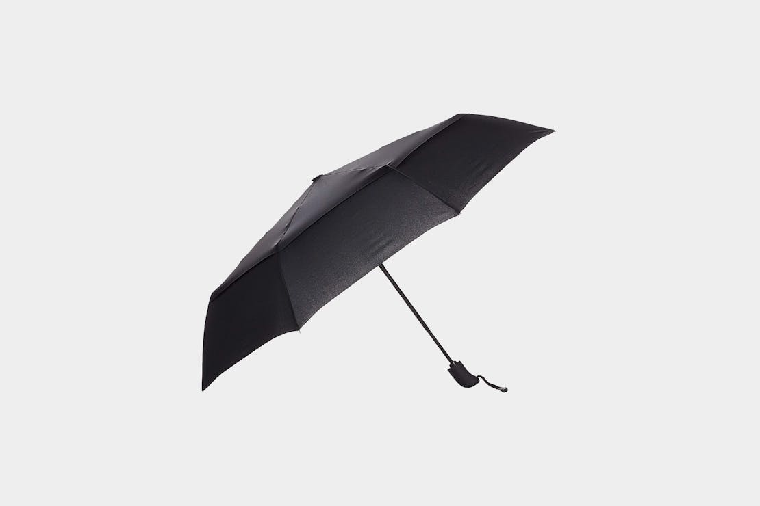 Amazon Basics Compact Umbrella