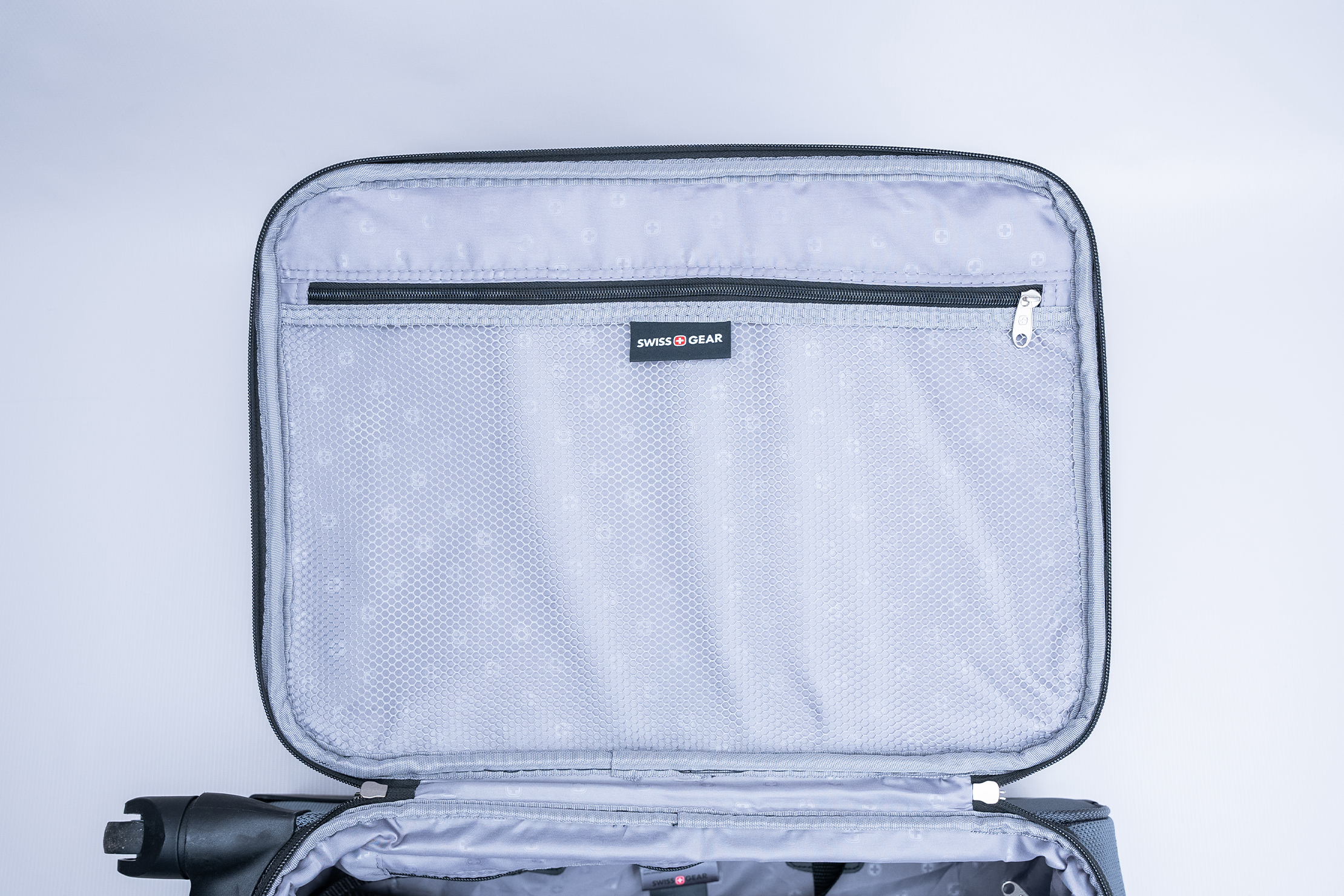 SWISSGEAR Sion 6283 21" Expandable Carry On Spinner Luggage Pocket Interior