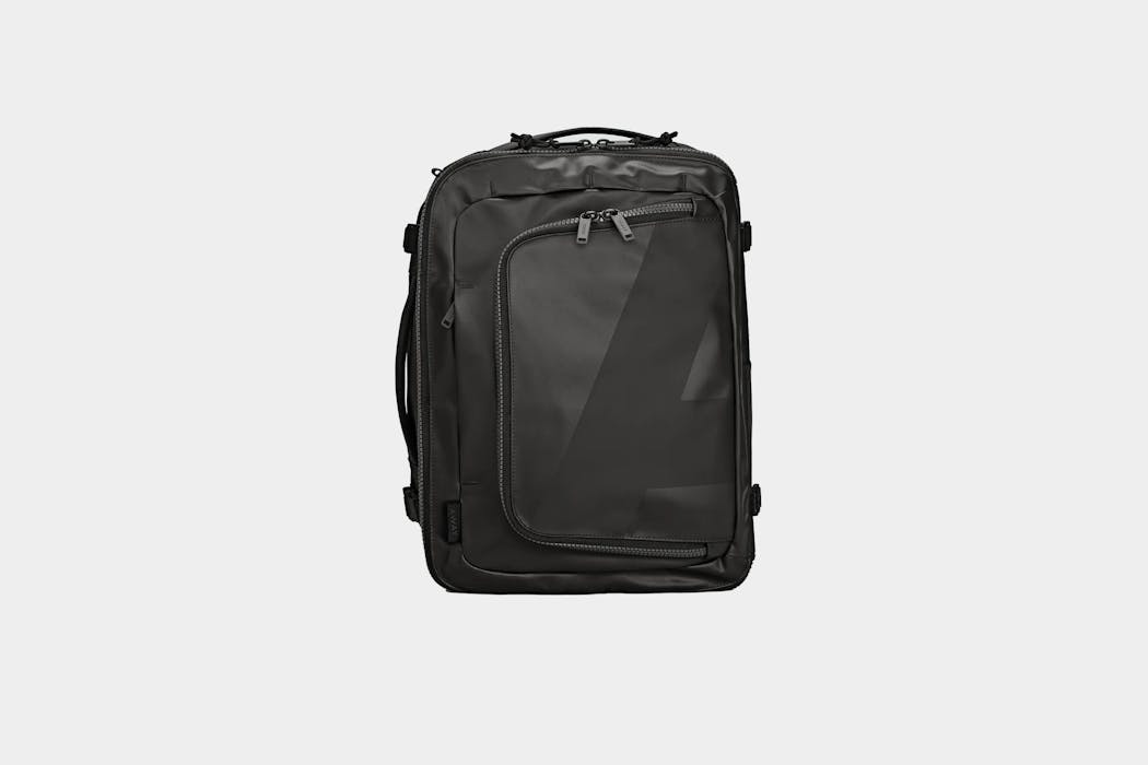 Away F.A.R Convertible Backpack 25L