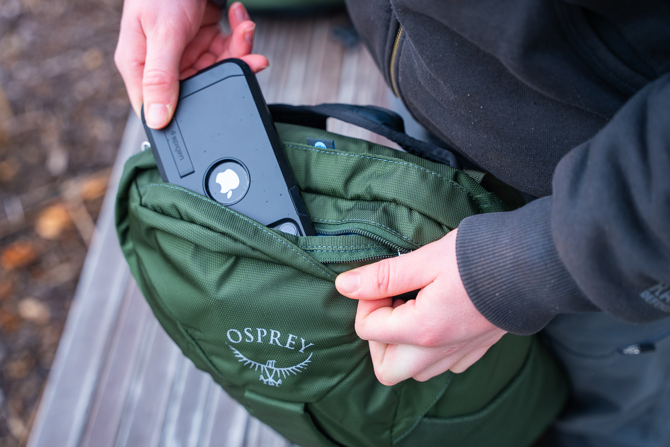 Osprey Farpoint 55 Travel Pack Phone