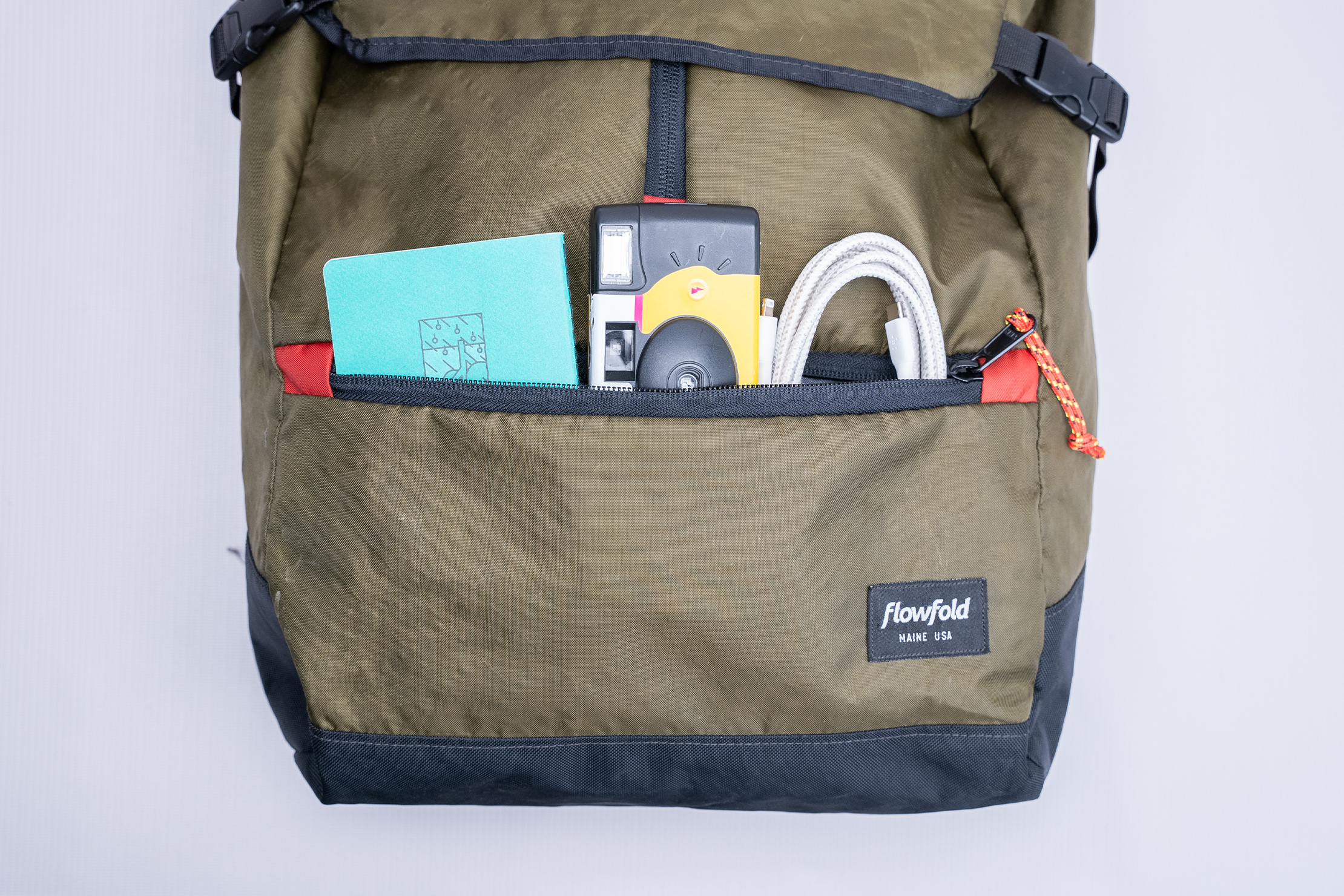 Flowfold Commuter- Center Zip Backpack Pocket