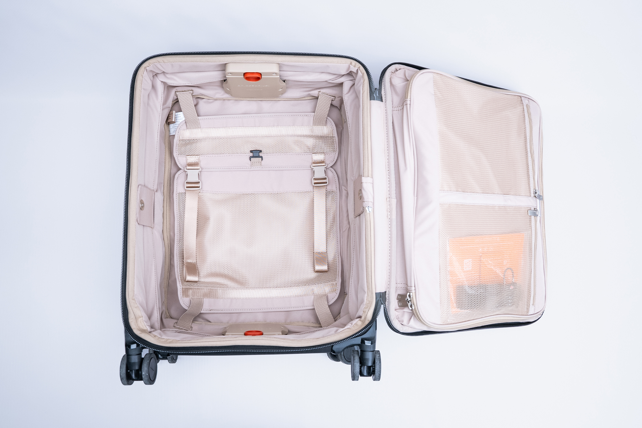 Briggs & Riley Global 21″ Carry-On Expandable Spinner
