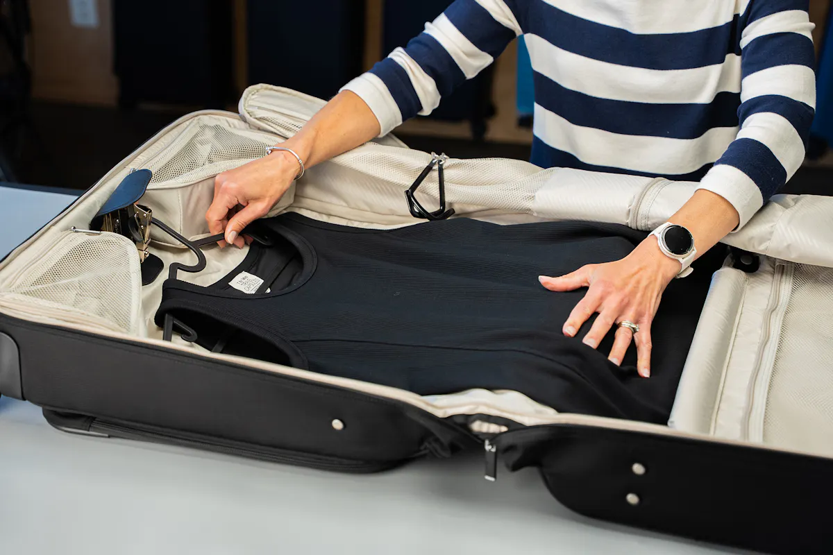 Best Garment Bag to Prevent Wrinkles During Travel Smoothing