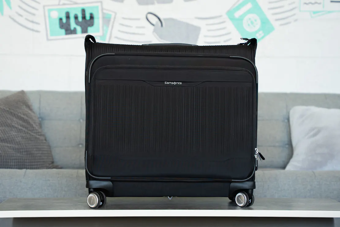 Samsonite Silhouette 18 Softside Garment Bag Spinner