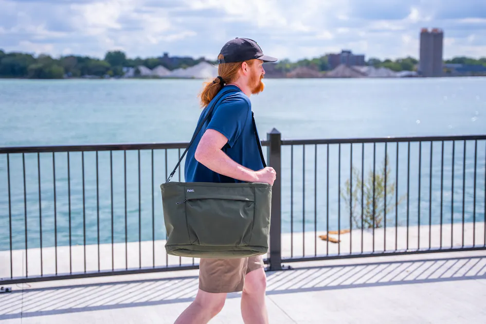 The Carryall Tote view 3