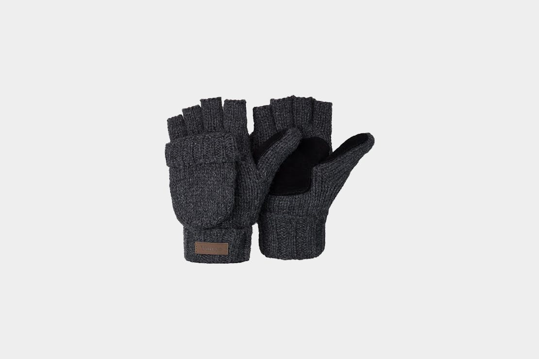 13 Best Winter Gloves for Cold Weather Travel
