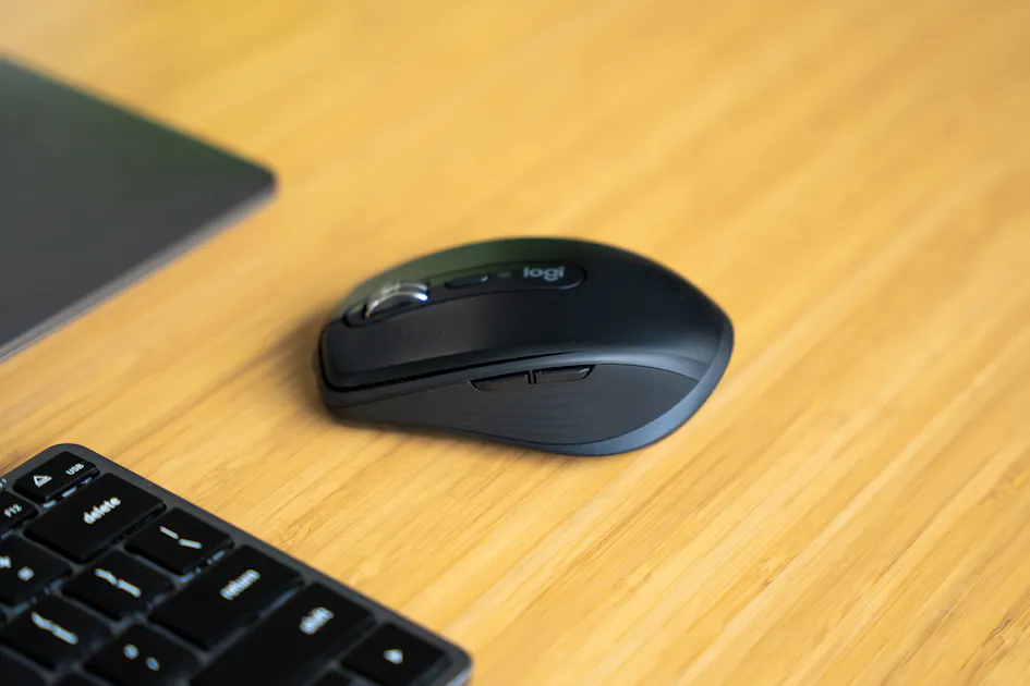 Logitech MX Anywhere 3S | Pack Hacker