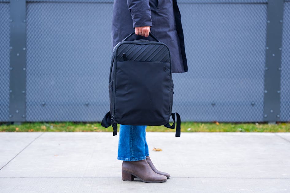 tomtoc VoyageT50 Tech Backpack Review Pack Hacker