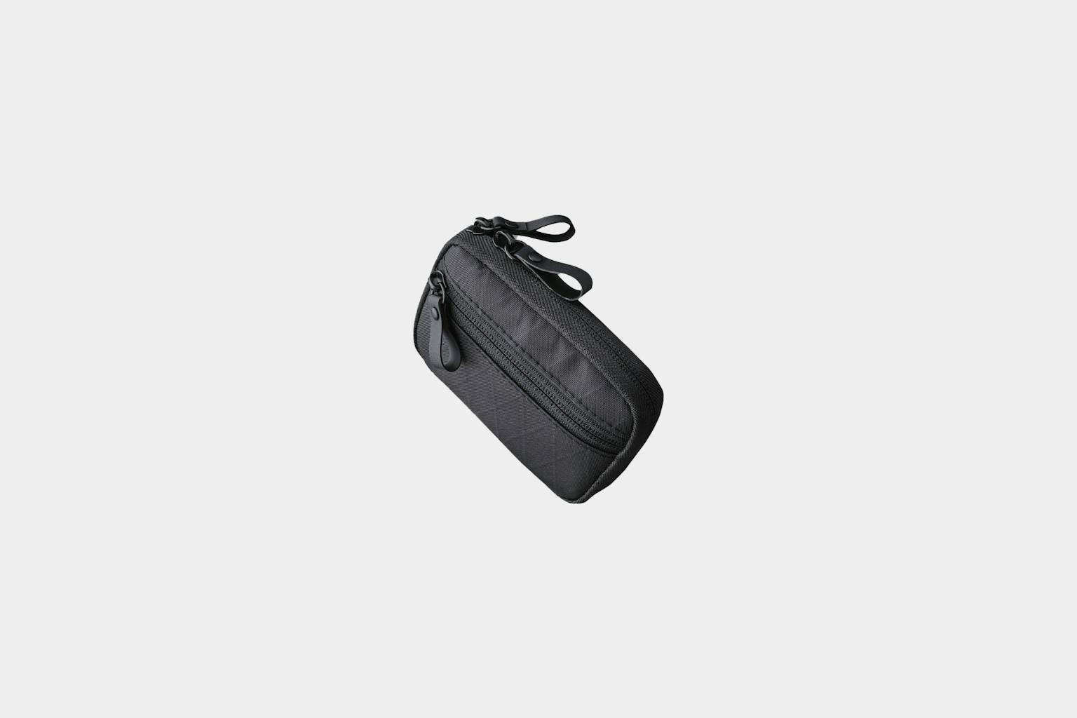 nomatic-refillable-spray-vial-pack-hacker