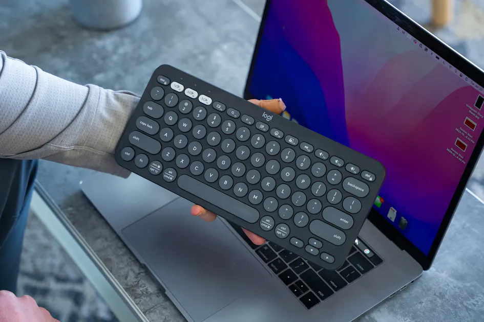 Logitech Pebble Keys 2 K380S Review | Pack Hacker
