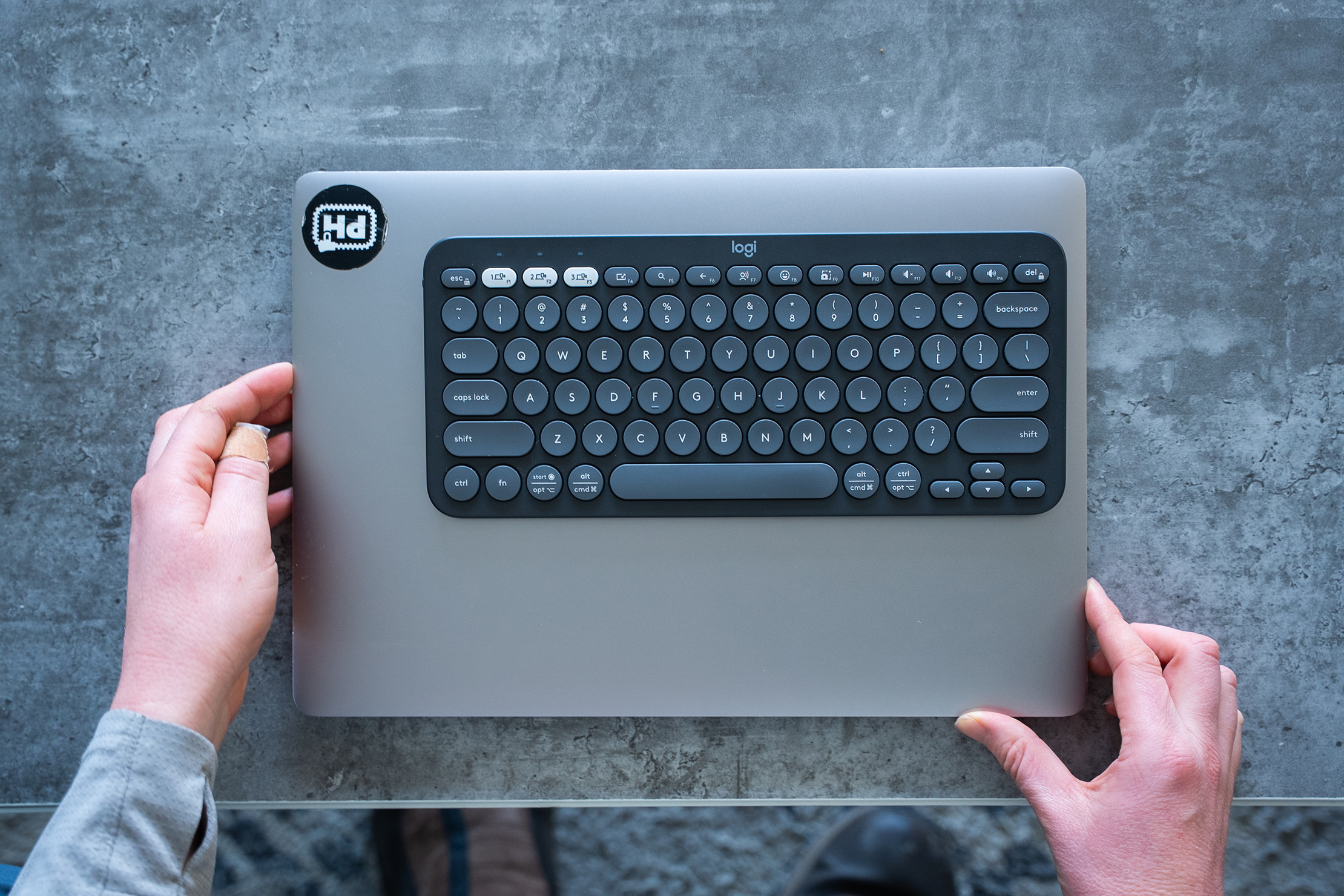 Logitech Pebble Keys 2 K380S Laptop