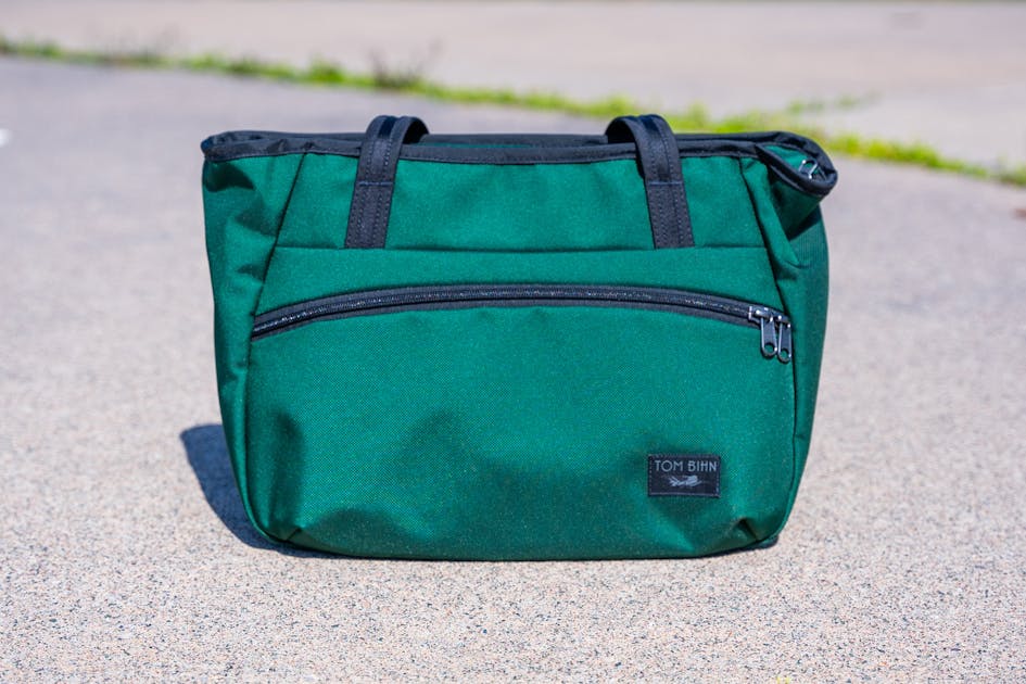 TOM BIHN Nomad Tote Review | Pack Hacker