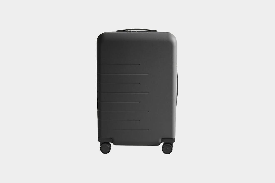 Quince Carry-On Hard Shell Suitcase (21 in)