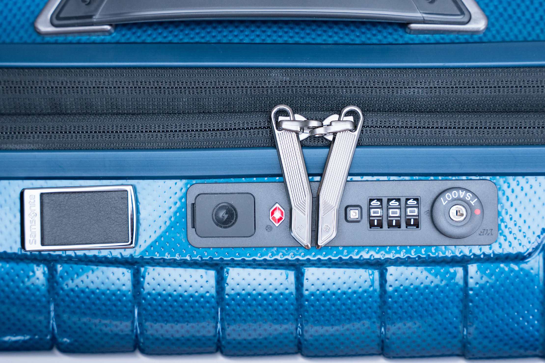 Samsonite Proxis Global Carry-On Spinner Lock