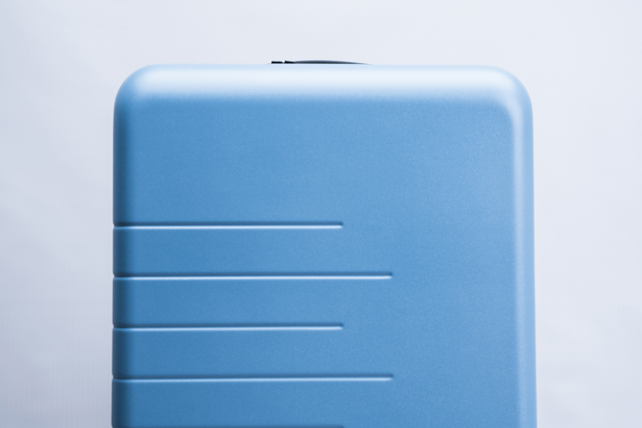 Quince Carry-On Suitcase (21 in) Hard Case