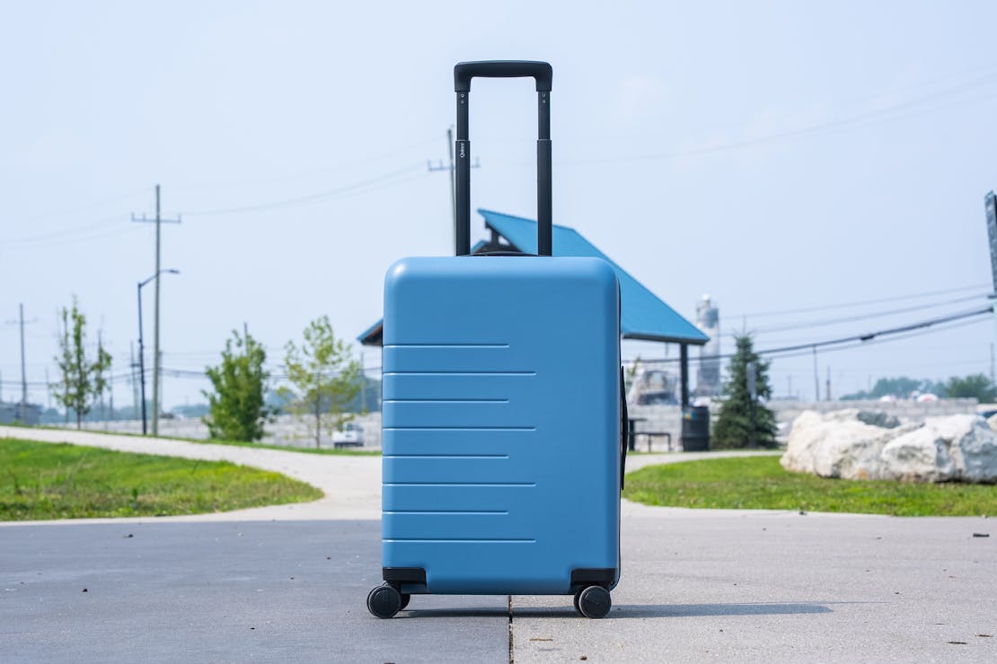 Quince Carry-On Suitcase (21 in) Review