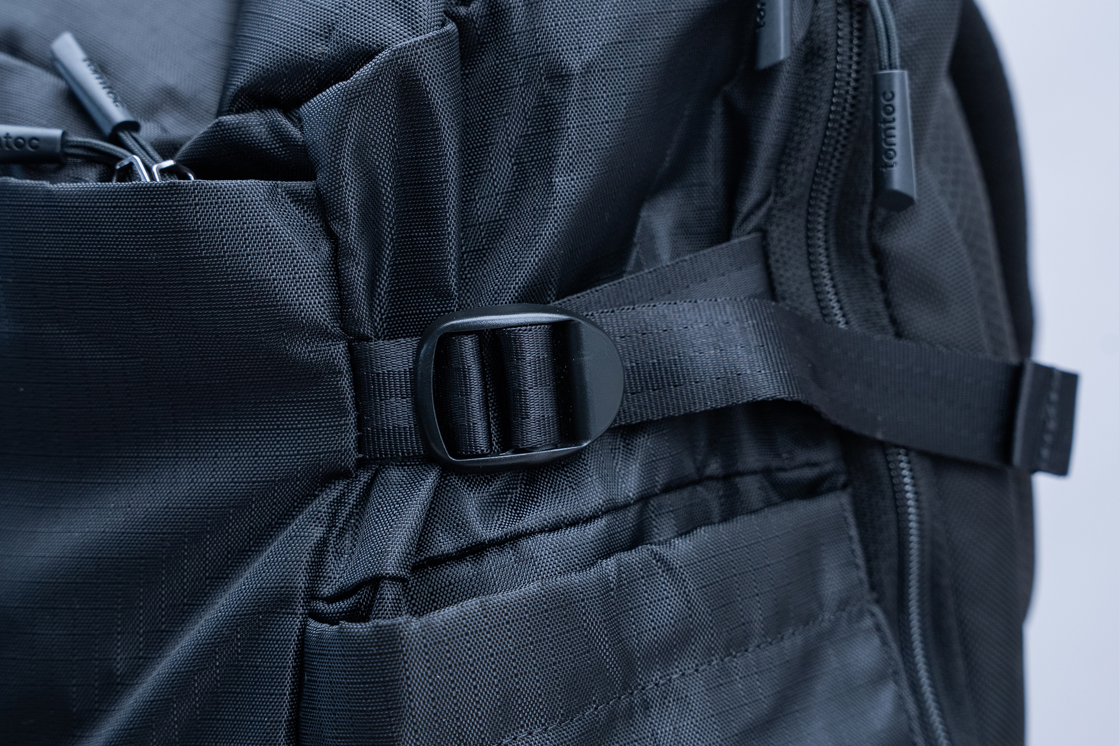 tomtoc Navigator-T66 Liteway Travel Laptop Backpack (28L) Compression