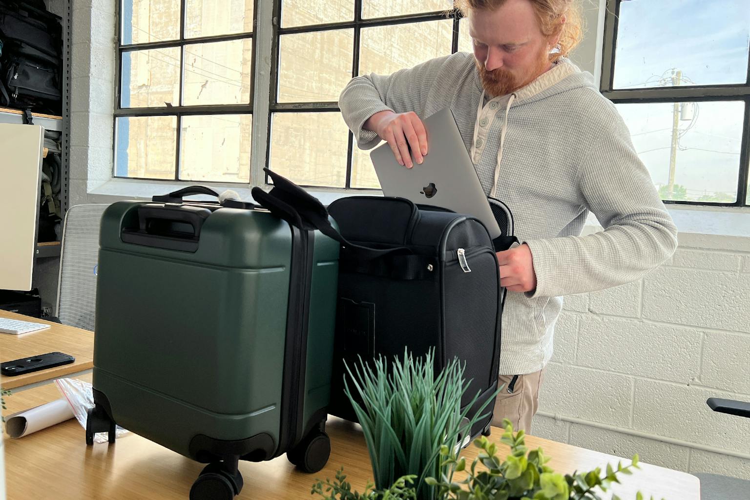 12 Best Personal Item Bags for Under an Airplane Seat Pack Hacker