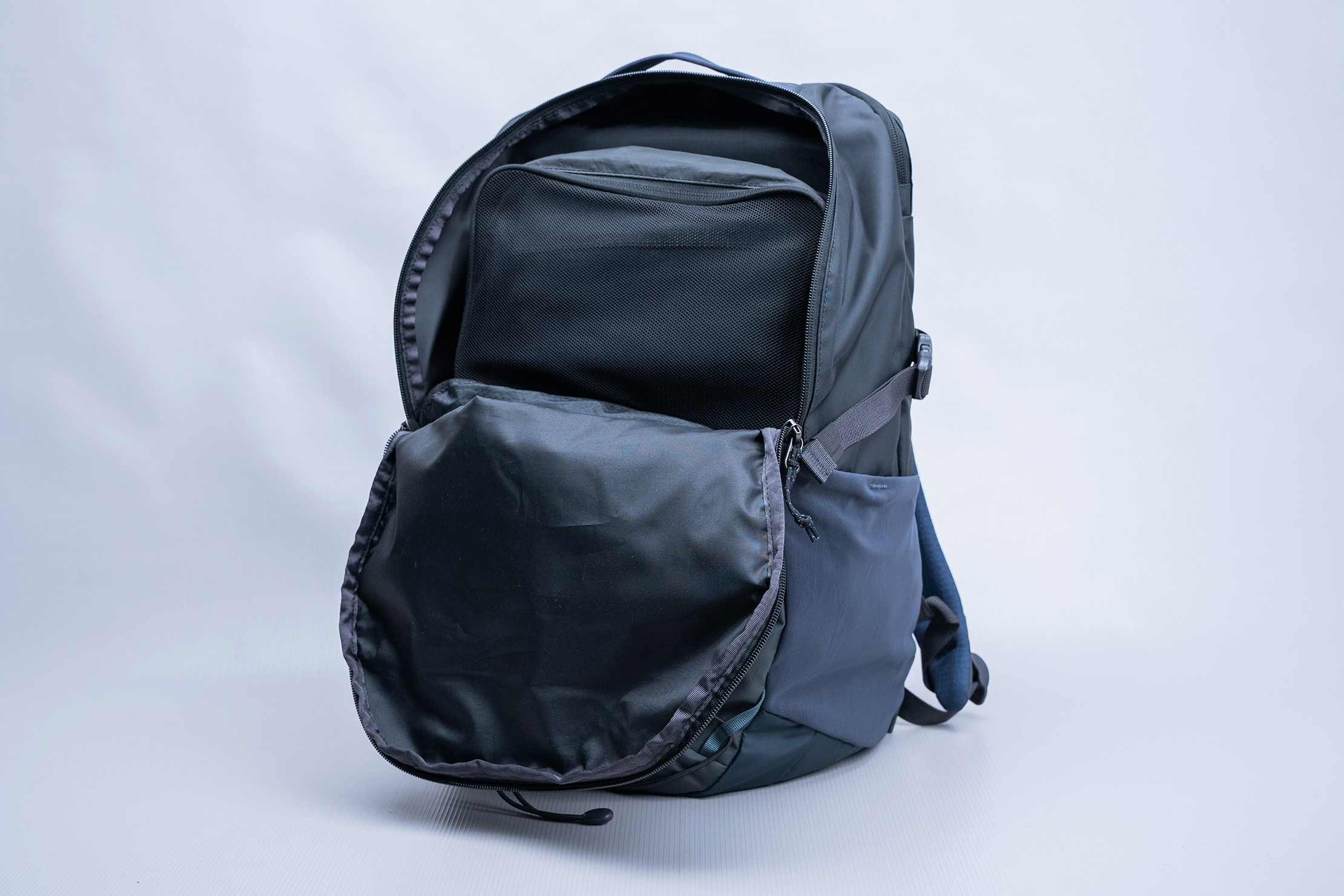 Patagonia Refugio Daypack 30L Open