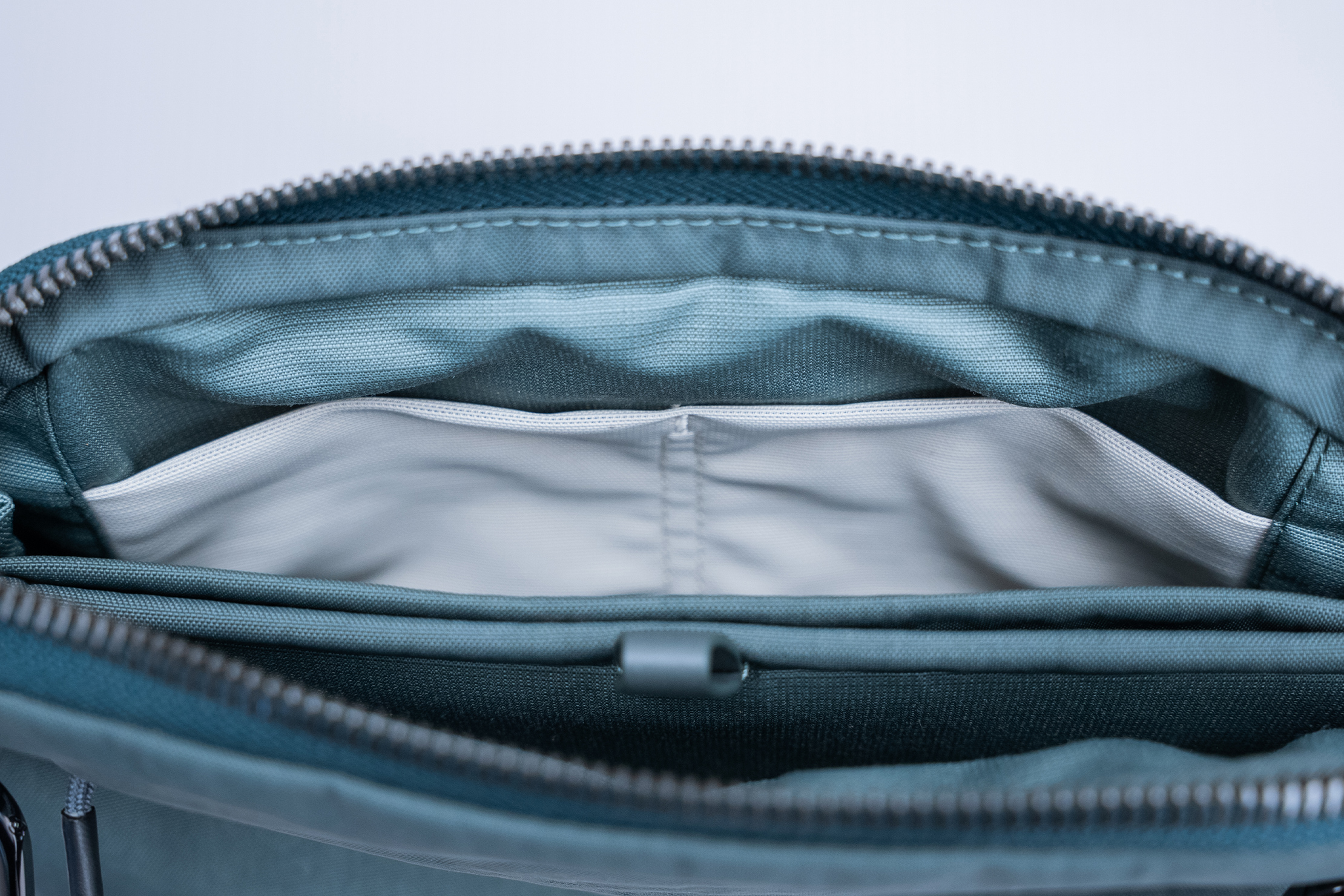 Bellroy Tokyo Side Bag Mesh Pocket