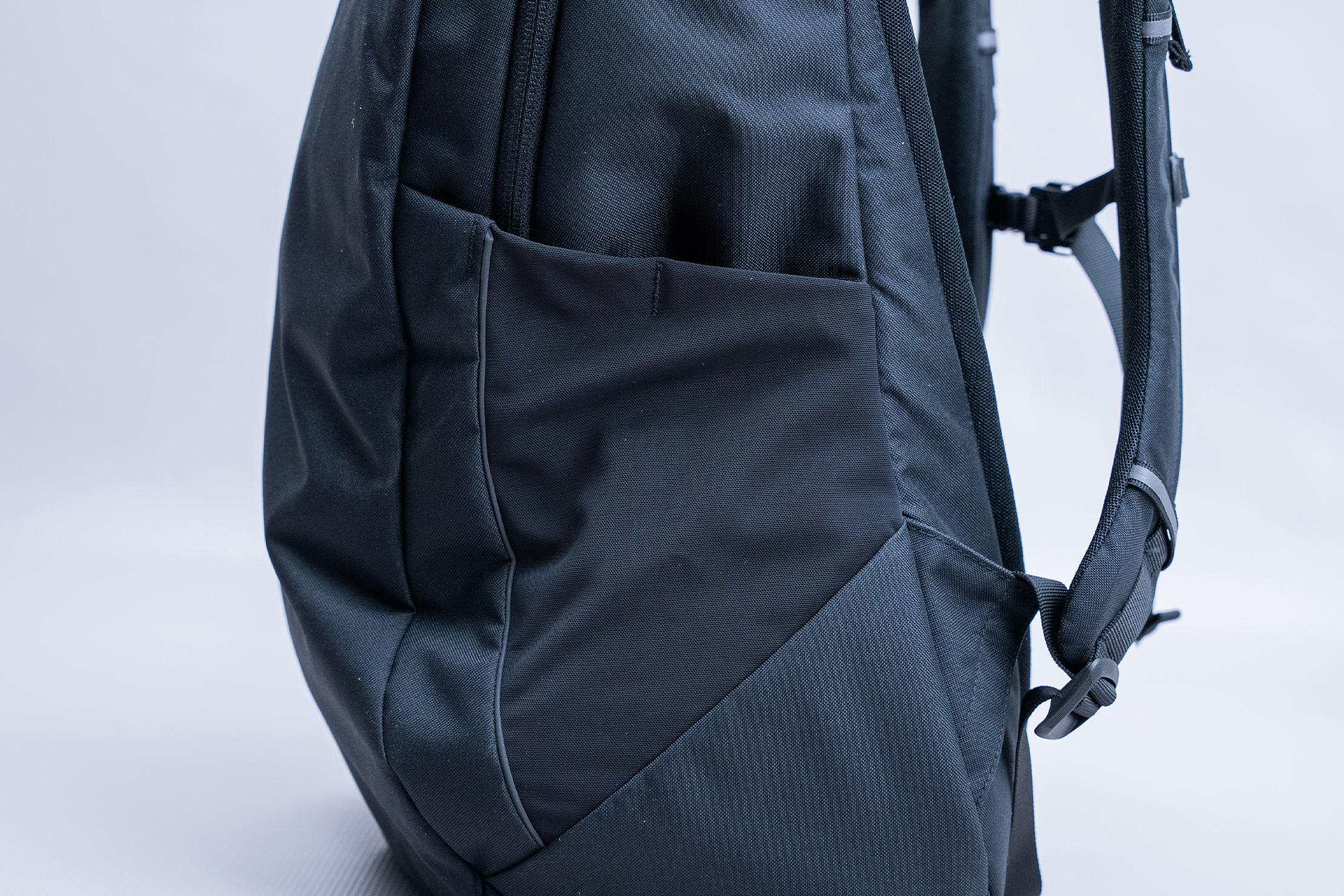 lululemon Triple-Zip Backpack 28L Water Bottle Pocket