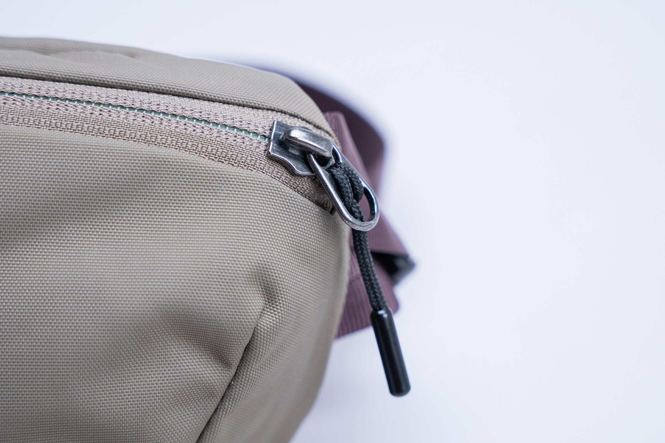 Bellroy Laneway Belt Bag Zipper