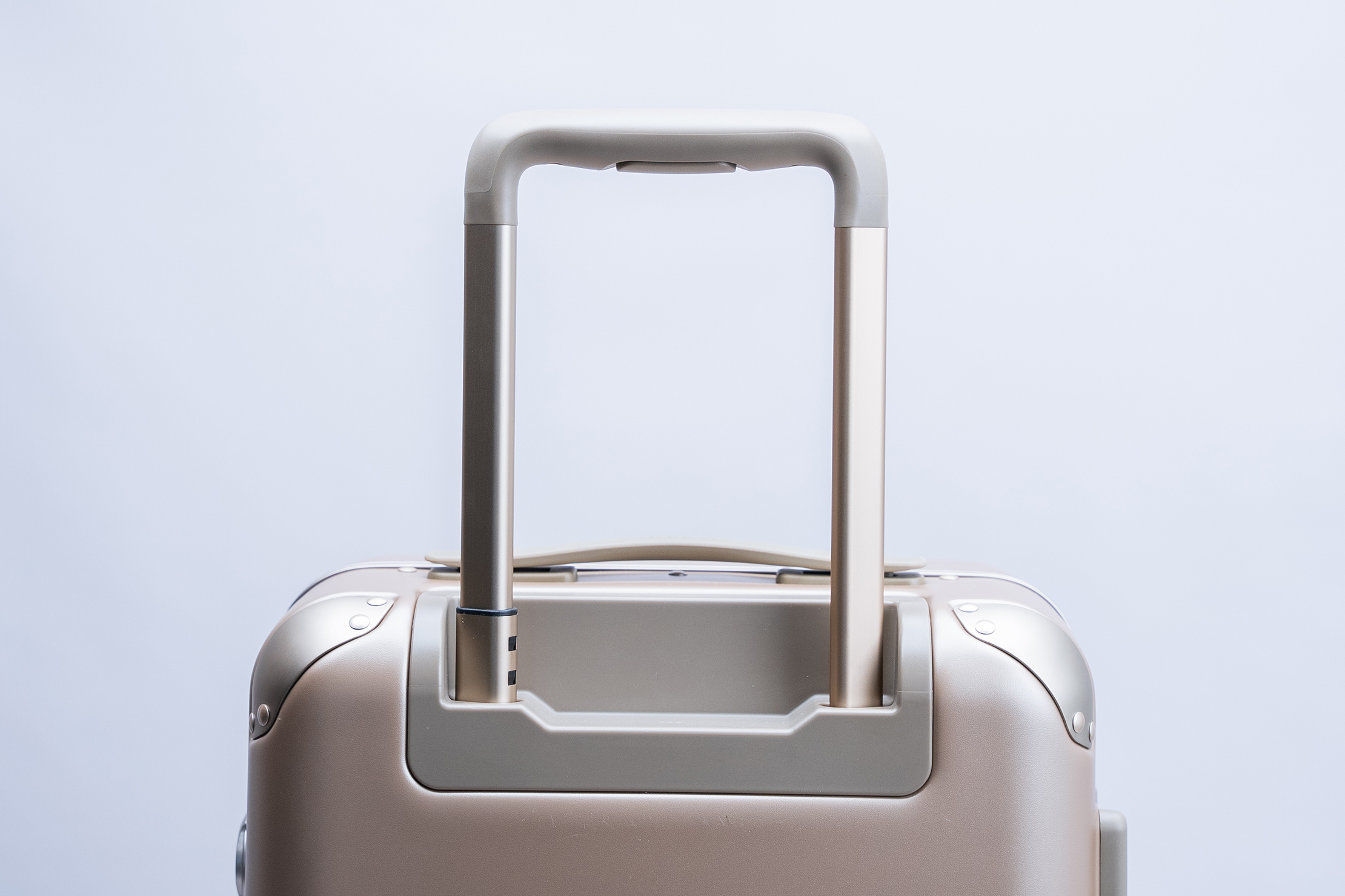 Monos Hybrid Carry-On Tele Handle