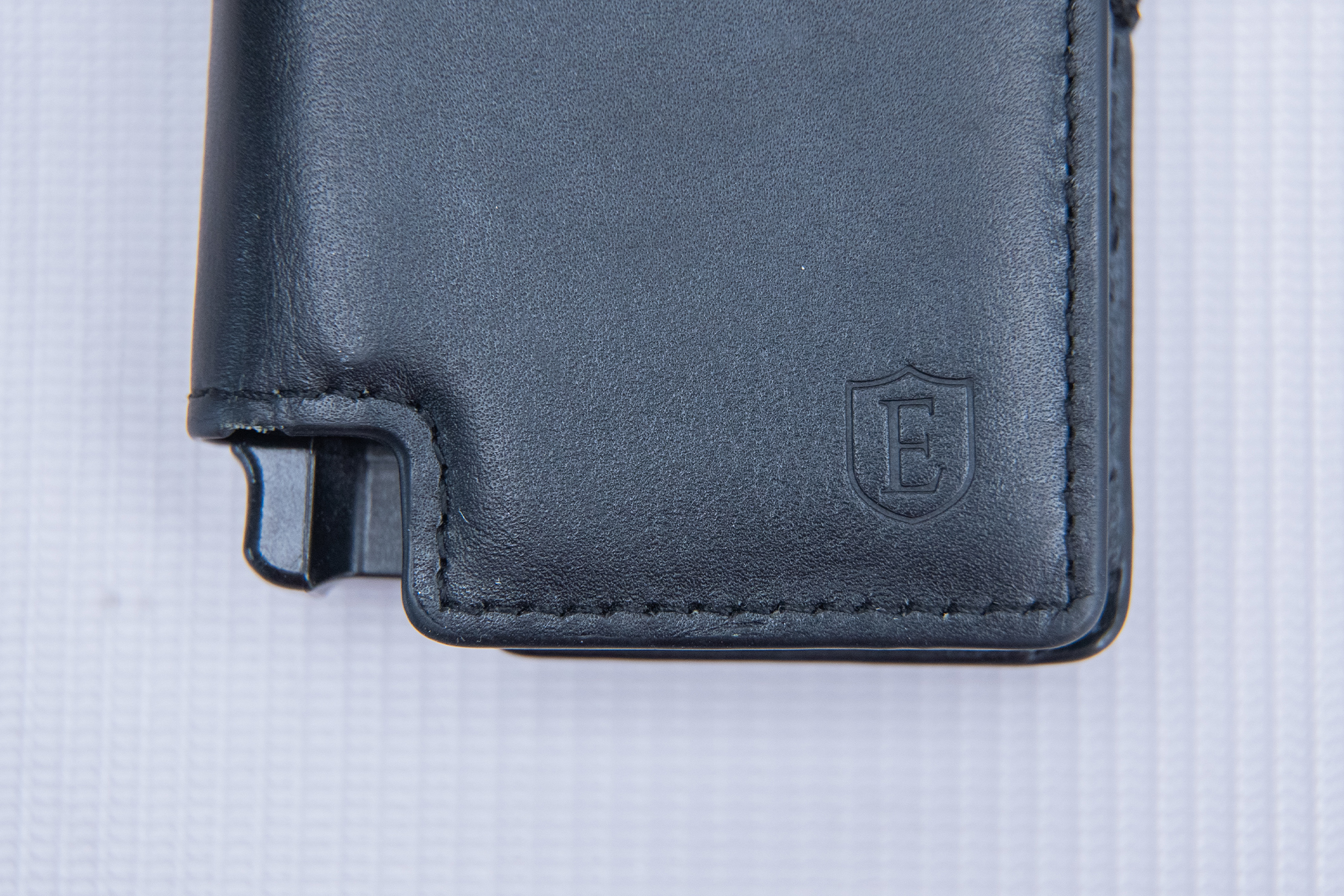 Ekster Wallet Lever