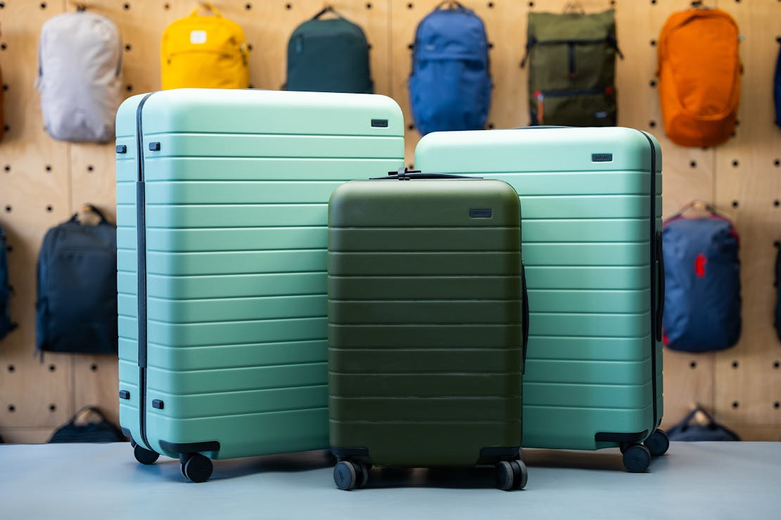 Away Set of 3 Classic Suitcases