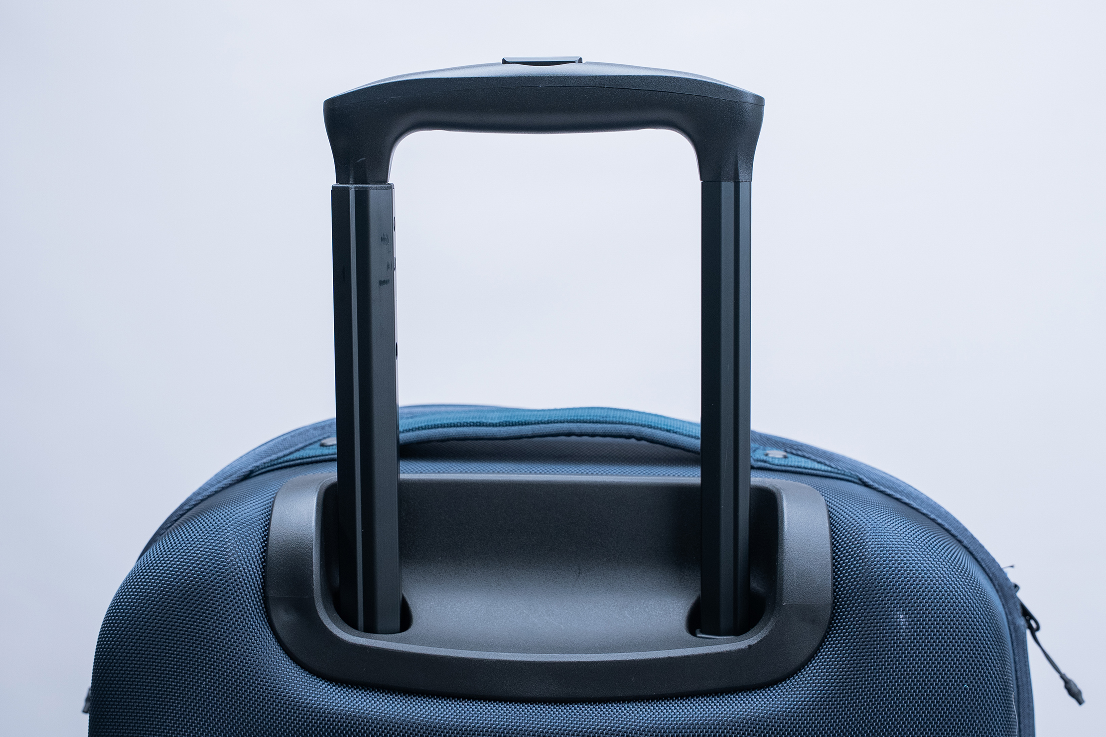 Tropicfeel Lift 40L Rollerbag Handle