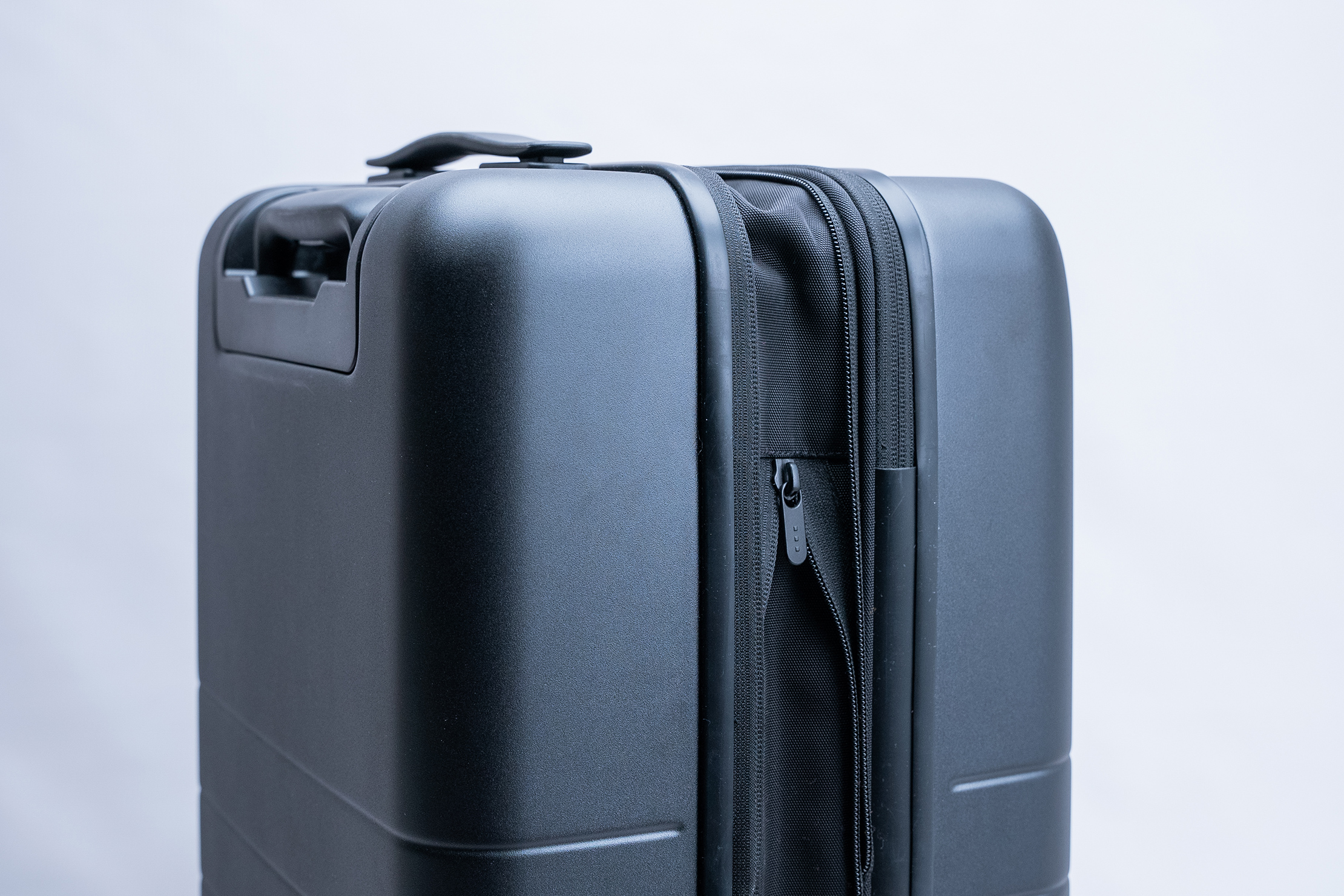 Monos Expandable Carry-On Pro Expand Closeup