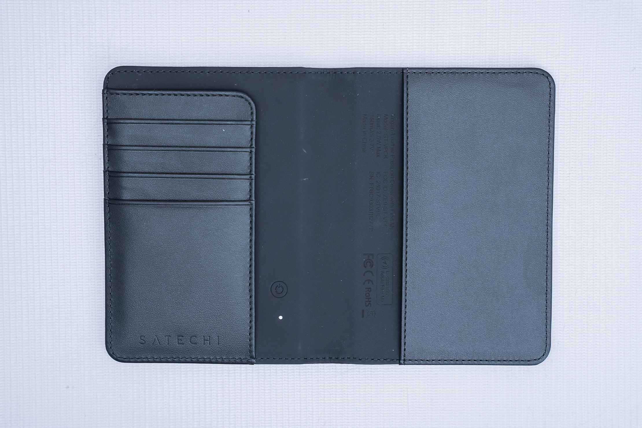 Satechi Vegan-Leather Passport Cover Empty