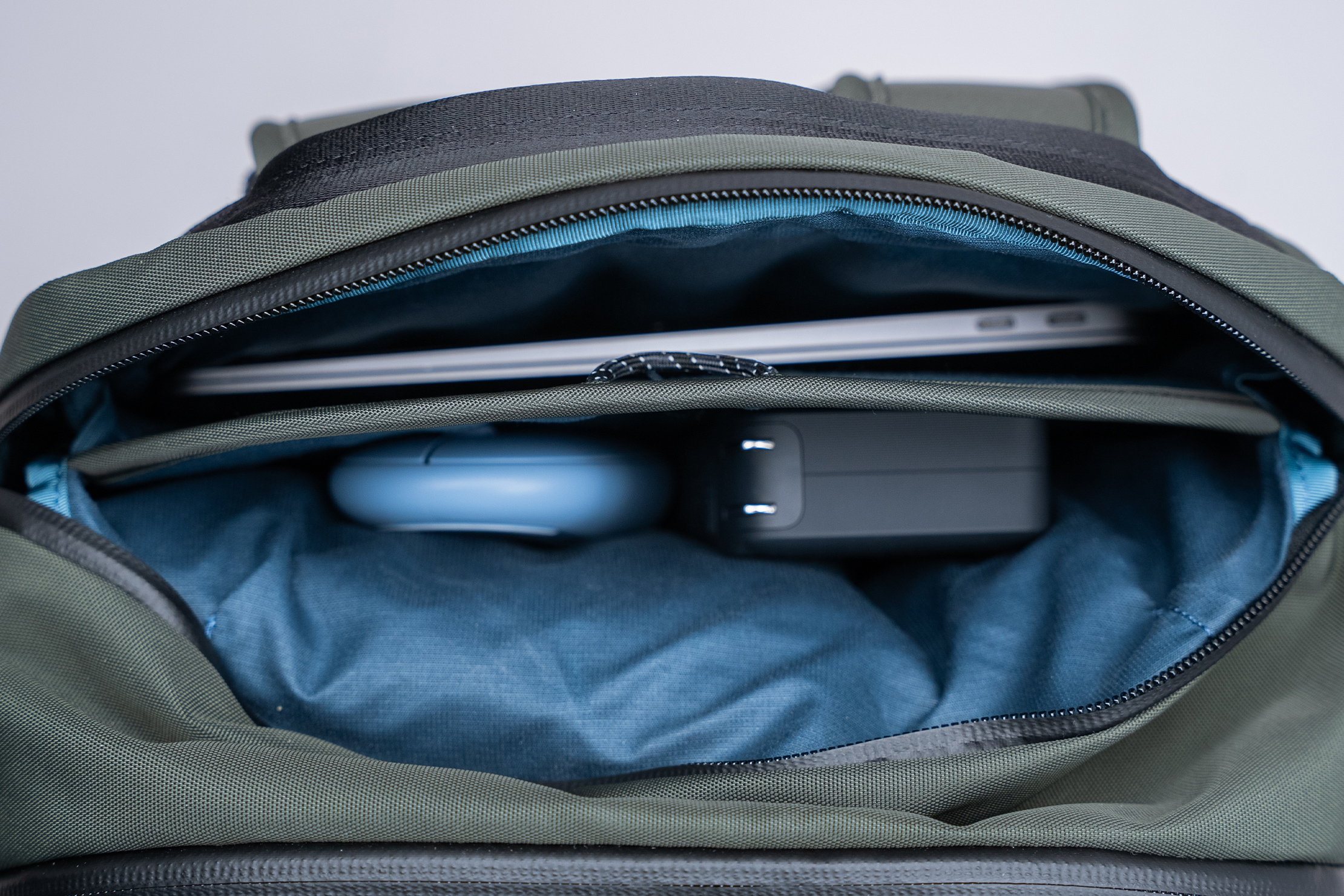 Bellroy Transit Workpack Pro 22L Laptop Tech