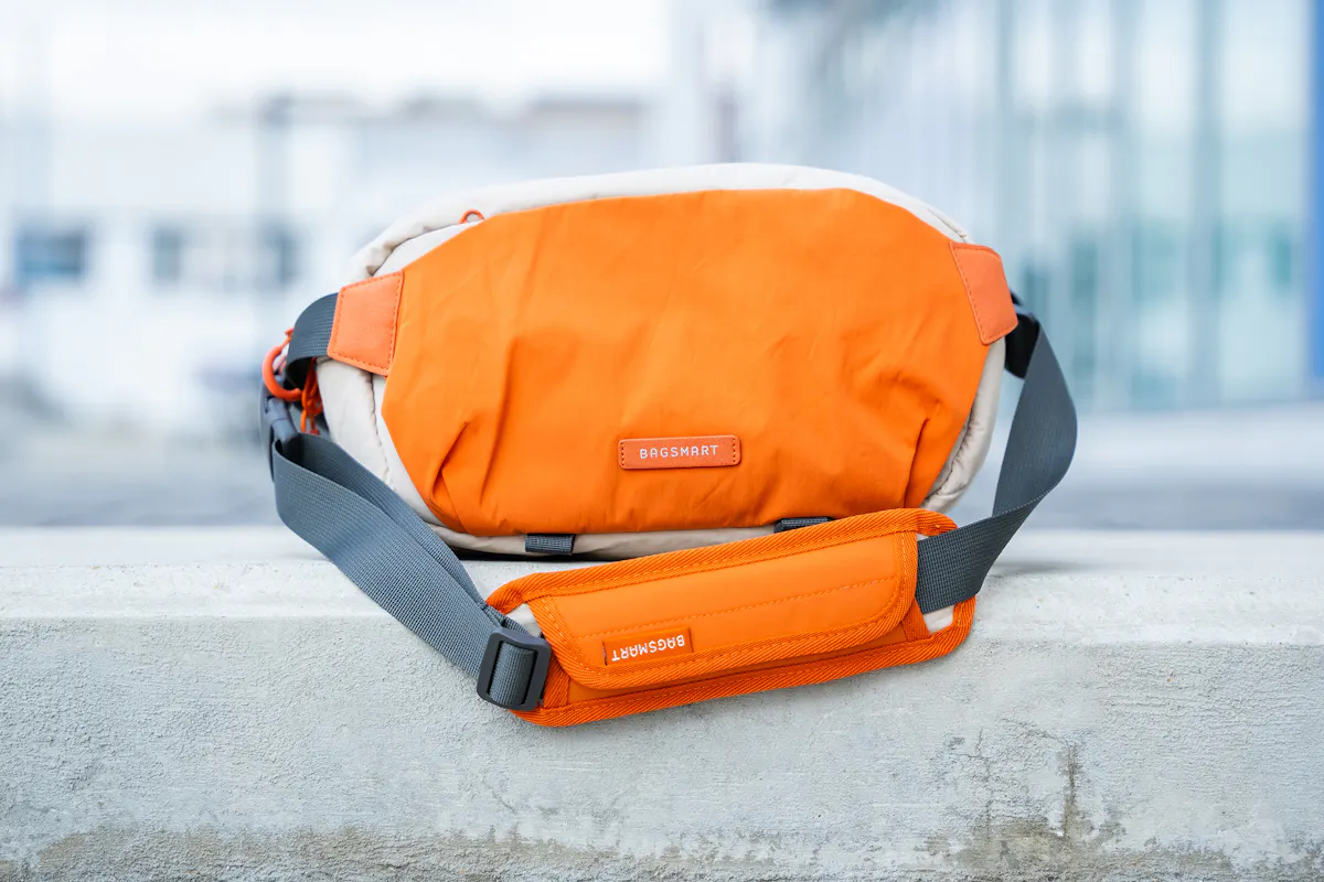 BAGSMART Soar 6L Camera Sling Bag Review | Pack Hacker