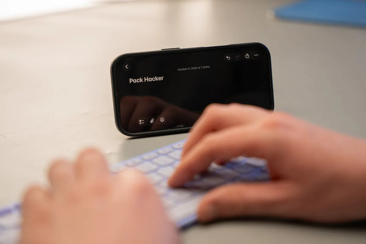 Logitech Keys-To-Go 2 Mobile Phone