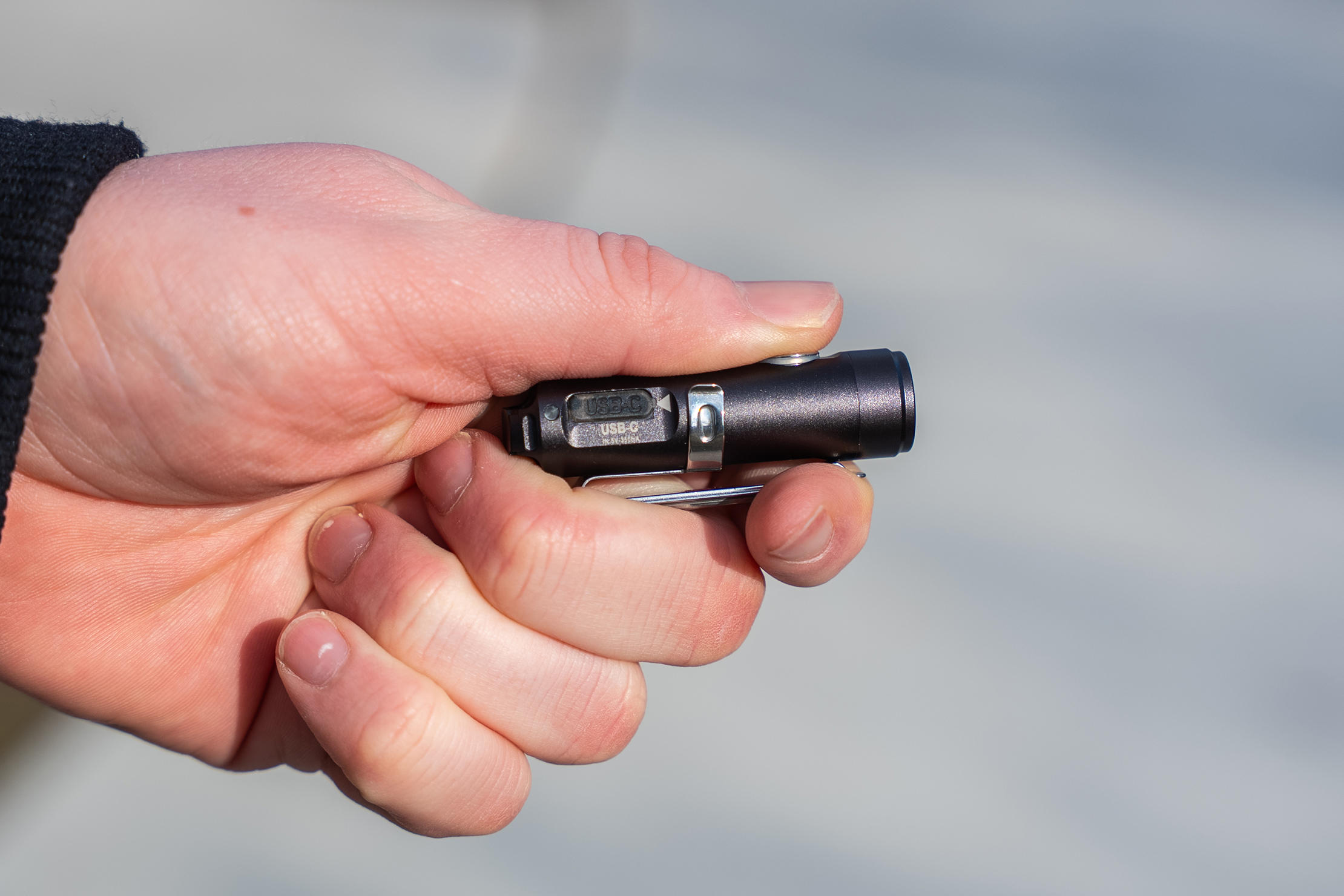 RovyVon Aurora A3 (G4) USB-C Keychain Flashlight In Use