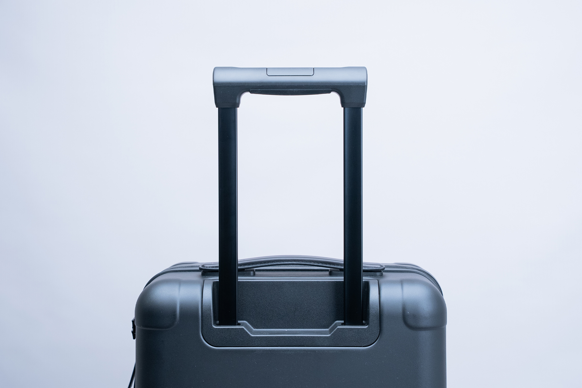 MVST Select Essential Collection Suitcase (Carry-On) Handle in Studio