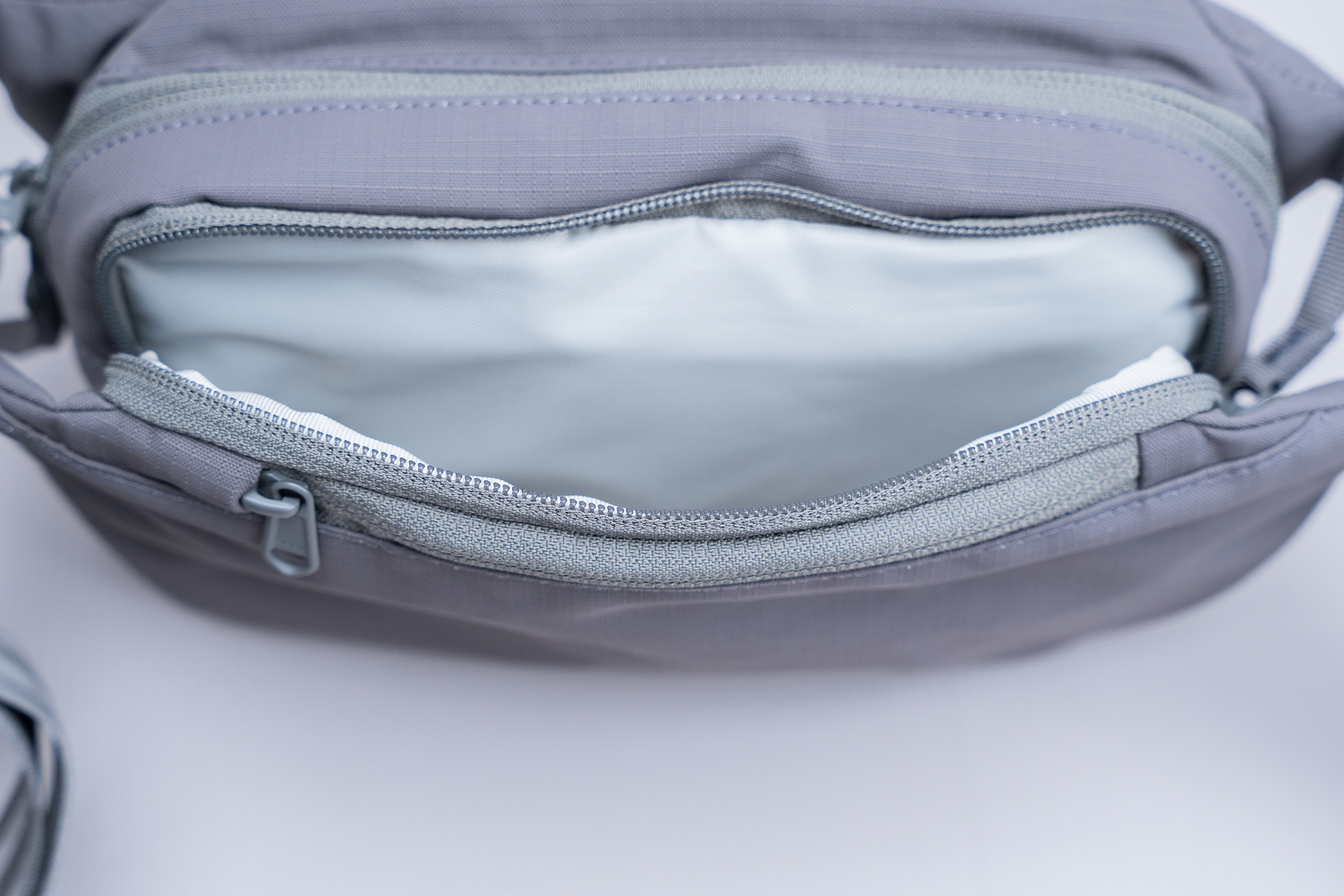 Moment Fanny Sling (V2) Compartment