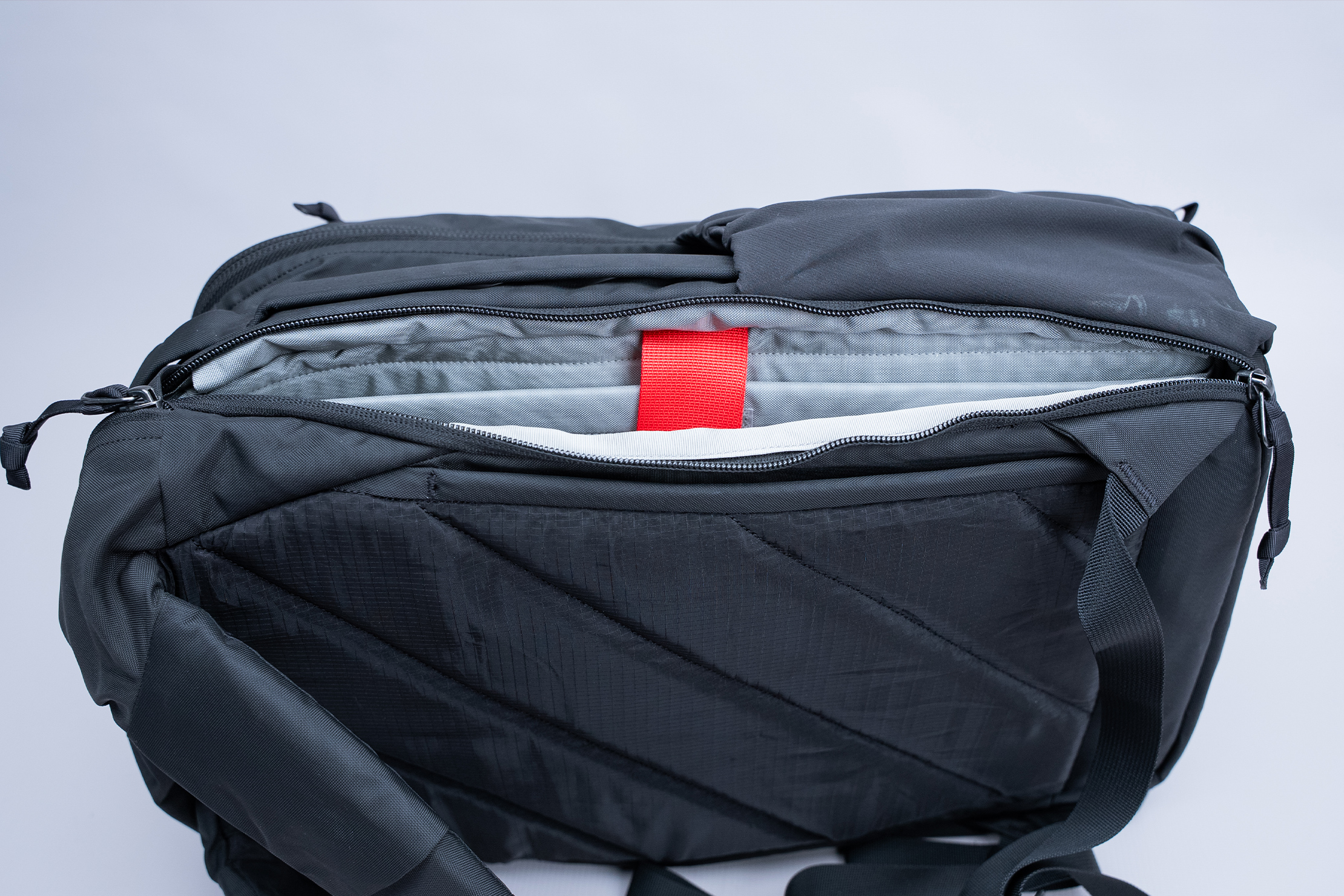 EVERGOODS CIVIC Travel Bag 20L (CTB20) Laptop Compartment