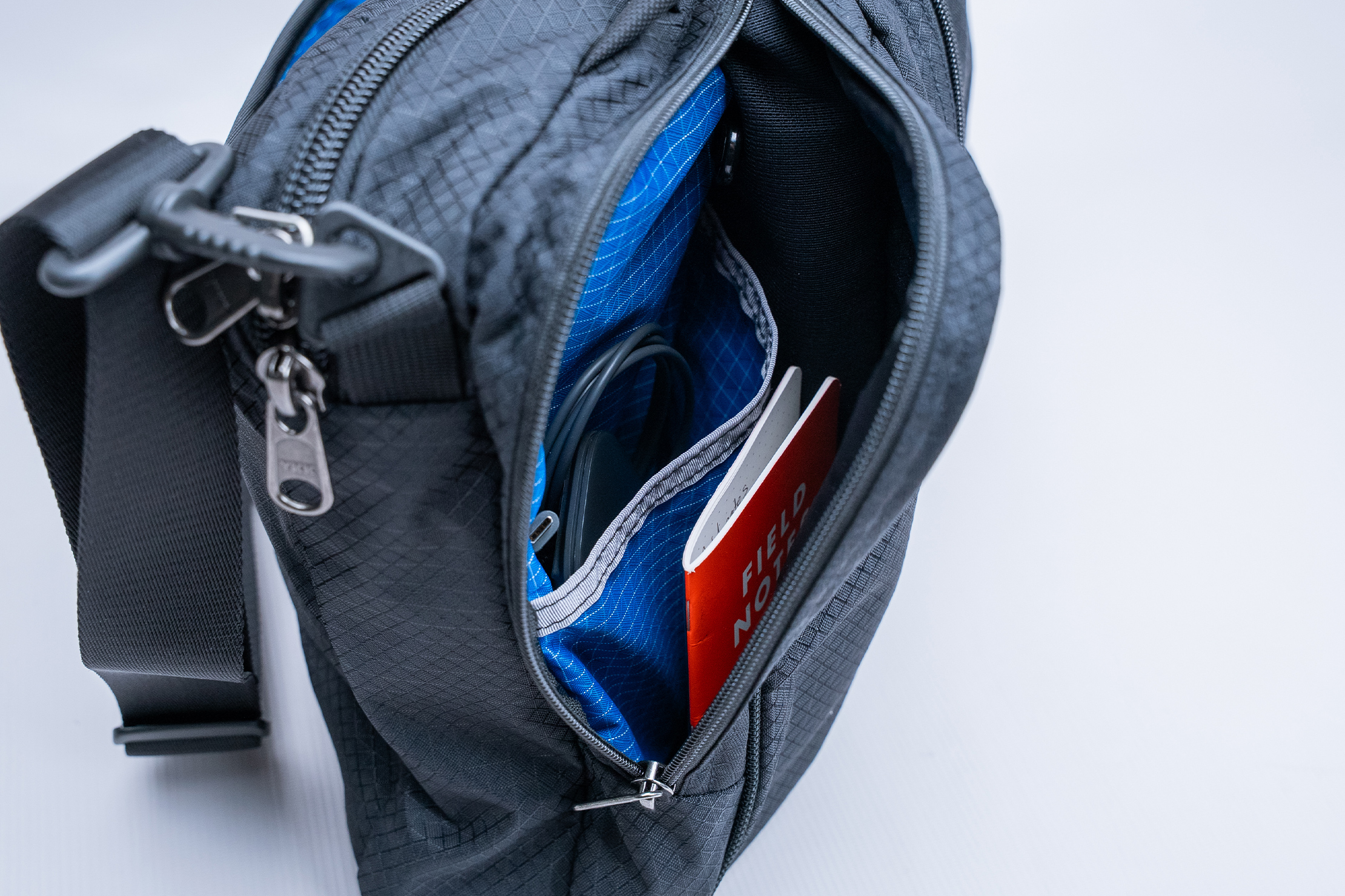 TOM BIHN Pilot Slip Pocket