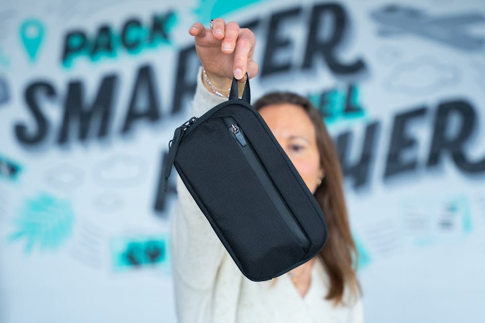 Aer Slim Pouch X-Pac Aer City Slim Pouch Review Pack Hacker - Main Image