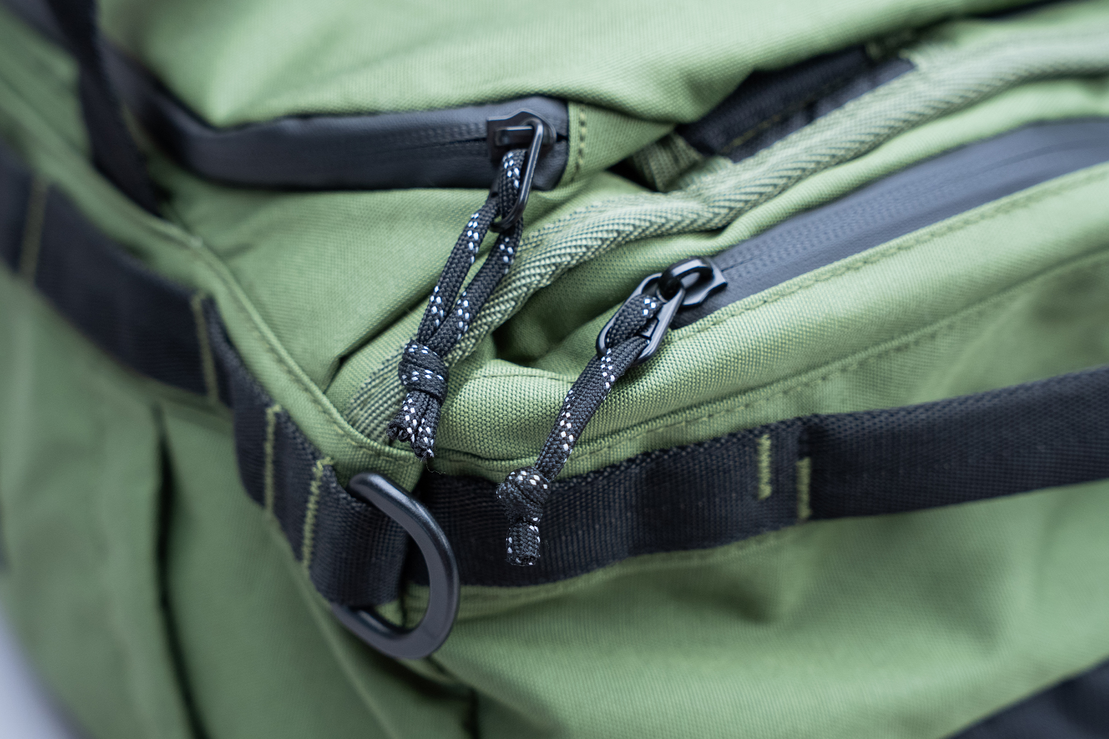 BAGSMART Paz 43L Duffle Backpack Zipper Pull