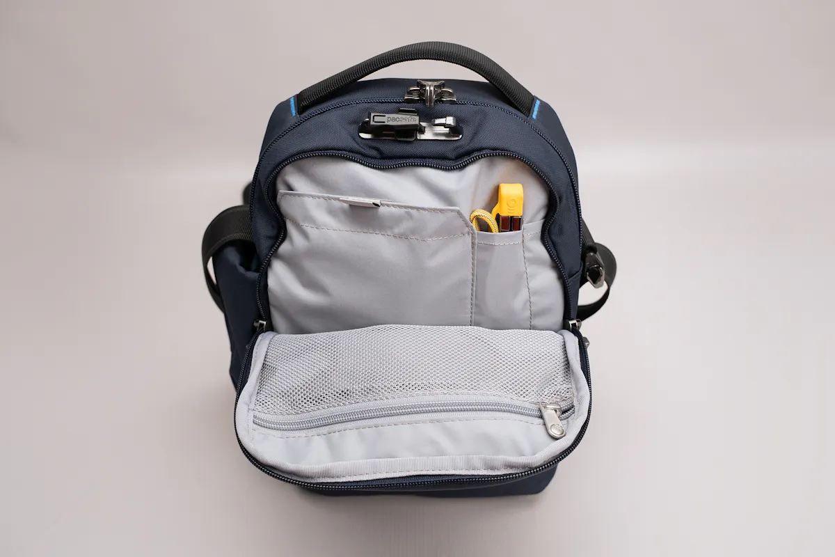 Pacsafe V Anti-Theft Tour Crossbody Organization