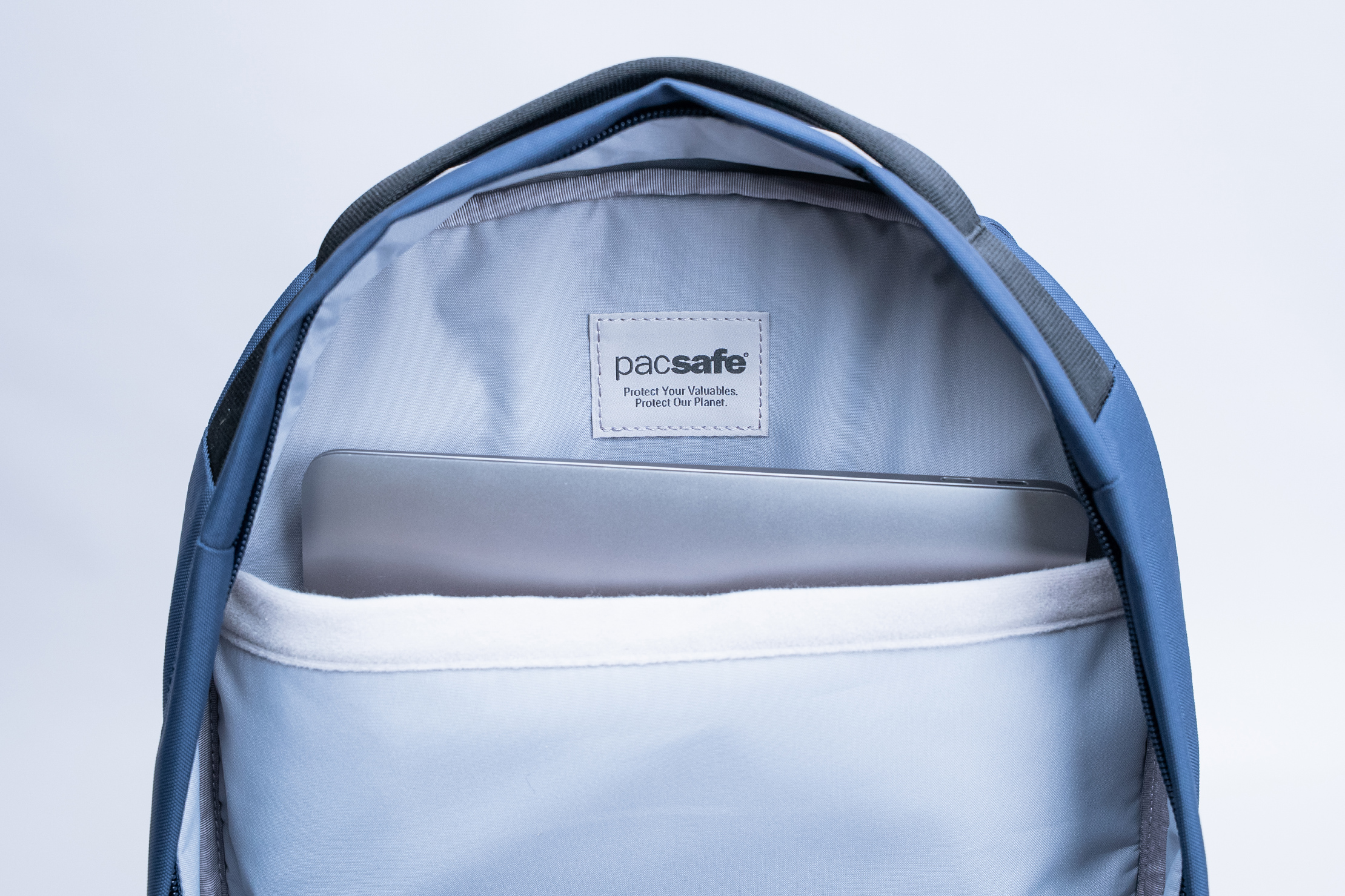 Pacsafe V 26L Anti-Theft Tour Backpack Laptop