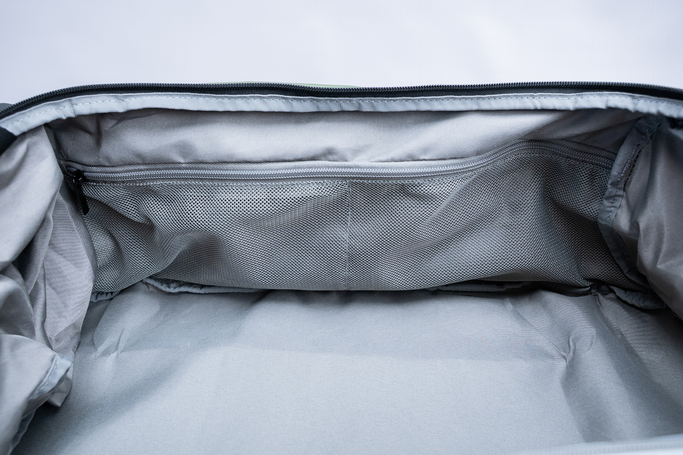 BAGSMART Paz 43L Duffle Backpack Inside Zippered Mesh Pocket