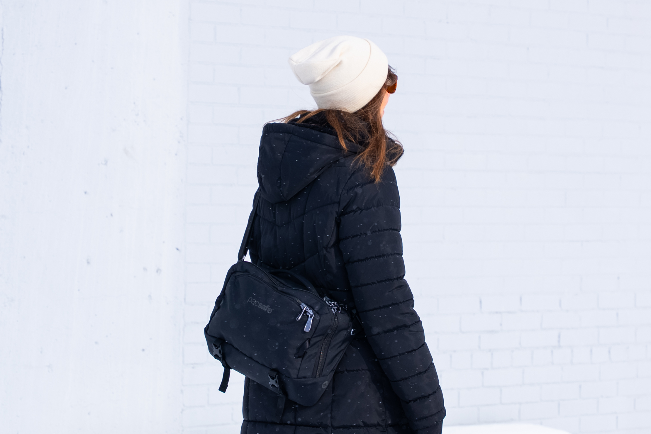 Pacsafe EXP 12″ anti theft sling crossbody Walking