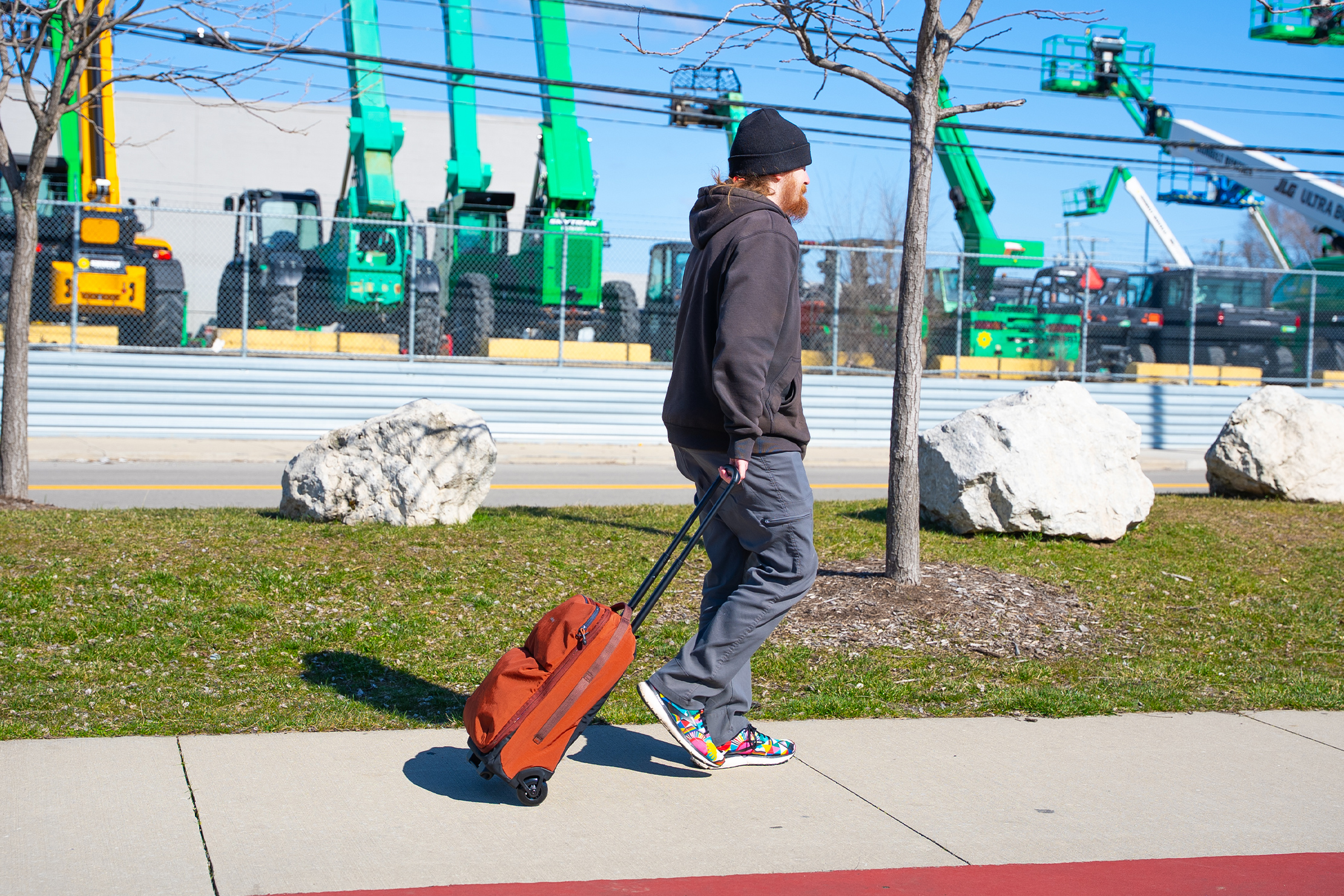 Bellroy Lite Carry-On Walking 2