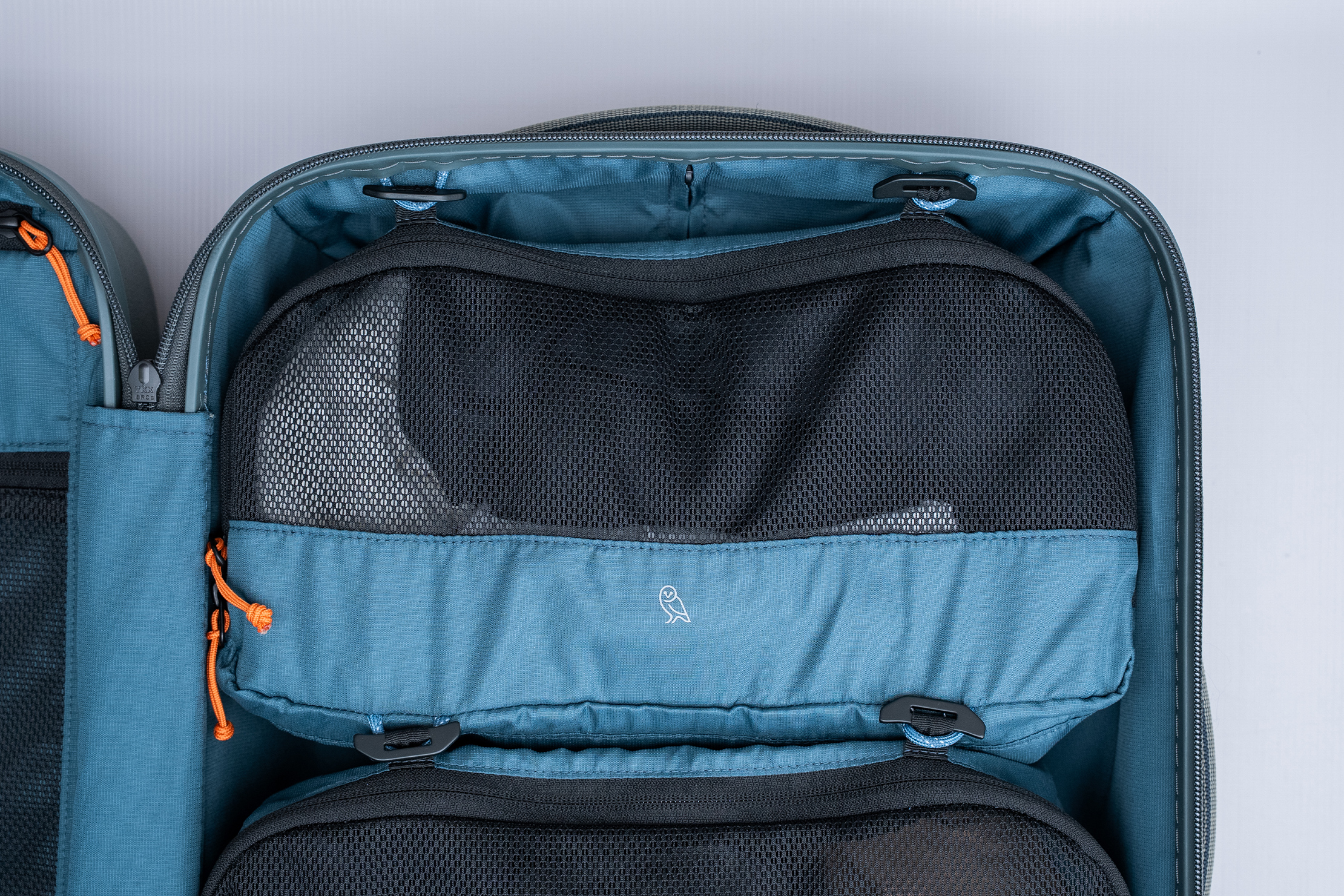 Bellroy Transit Carry-On Closeup Cube