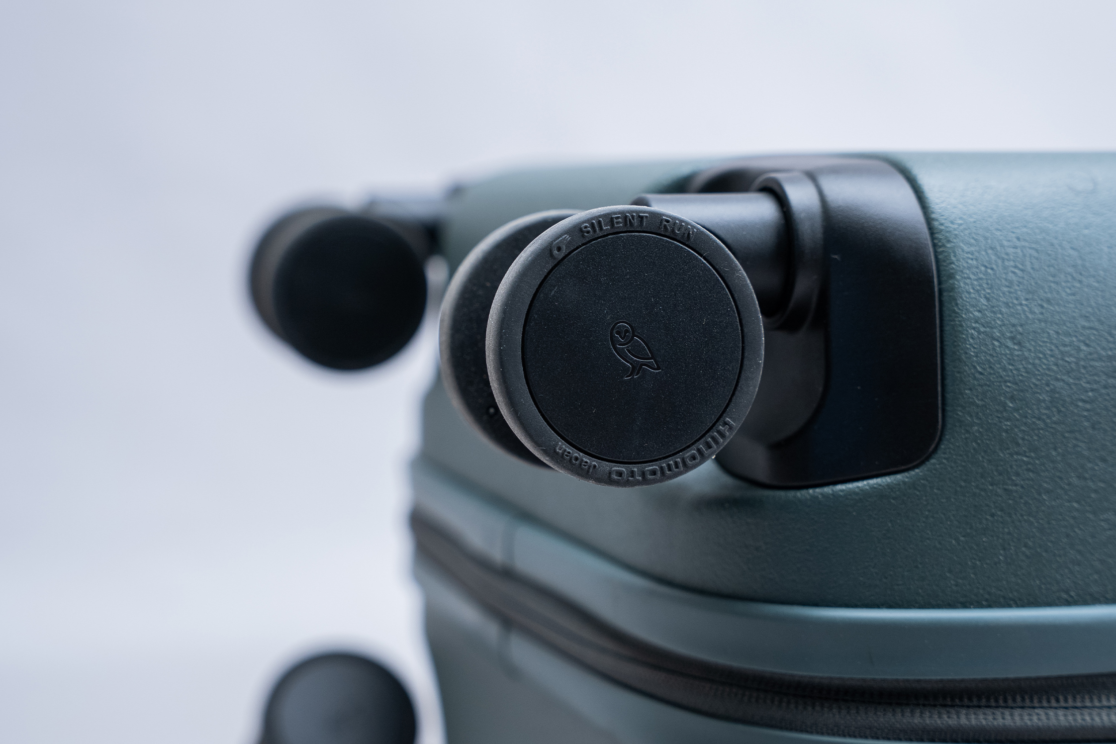 Bellroy Transit Carry-On Wheels