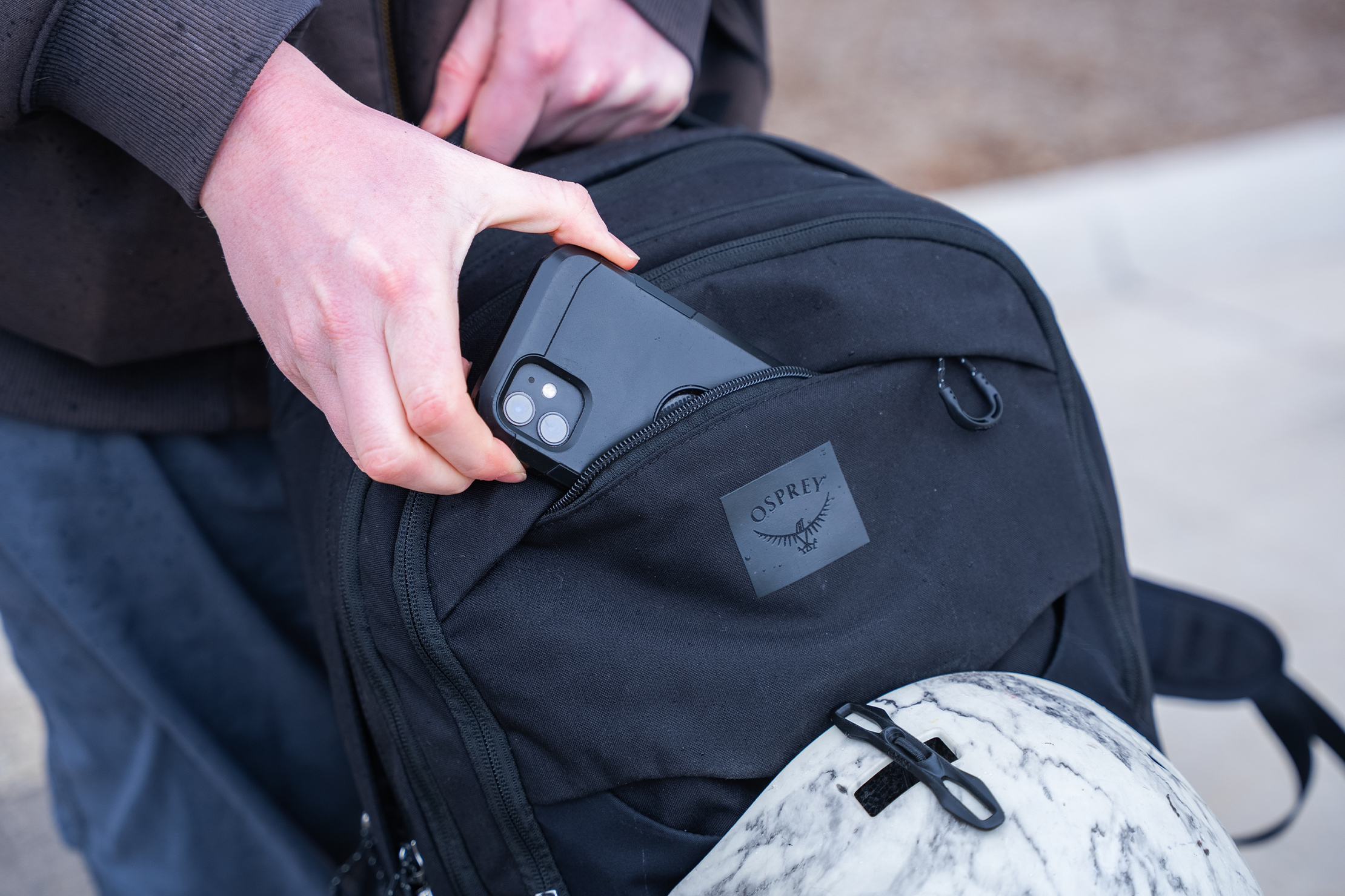 Osprey Metron Airspeed 34 Front Pocket